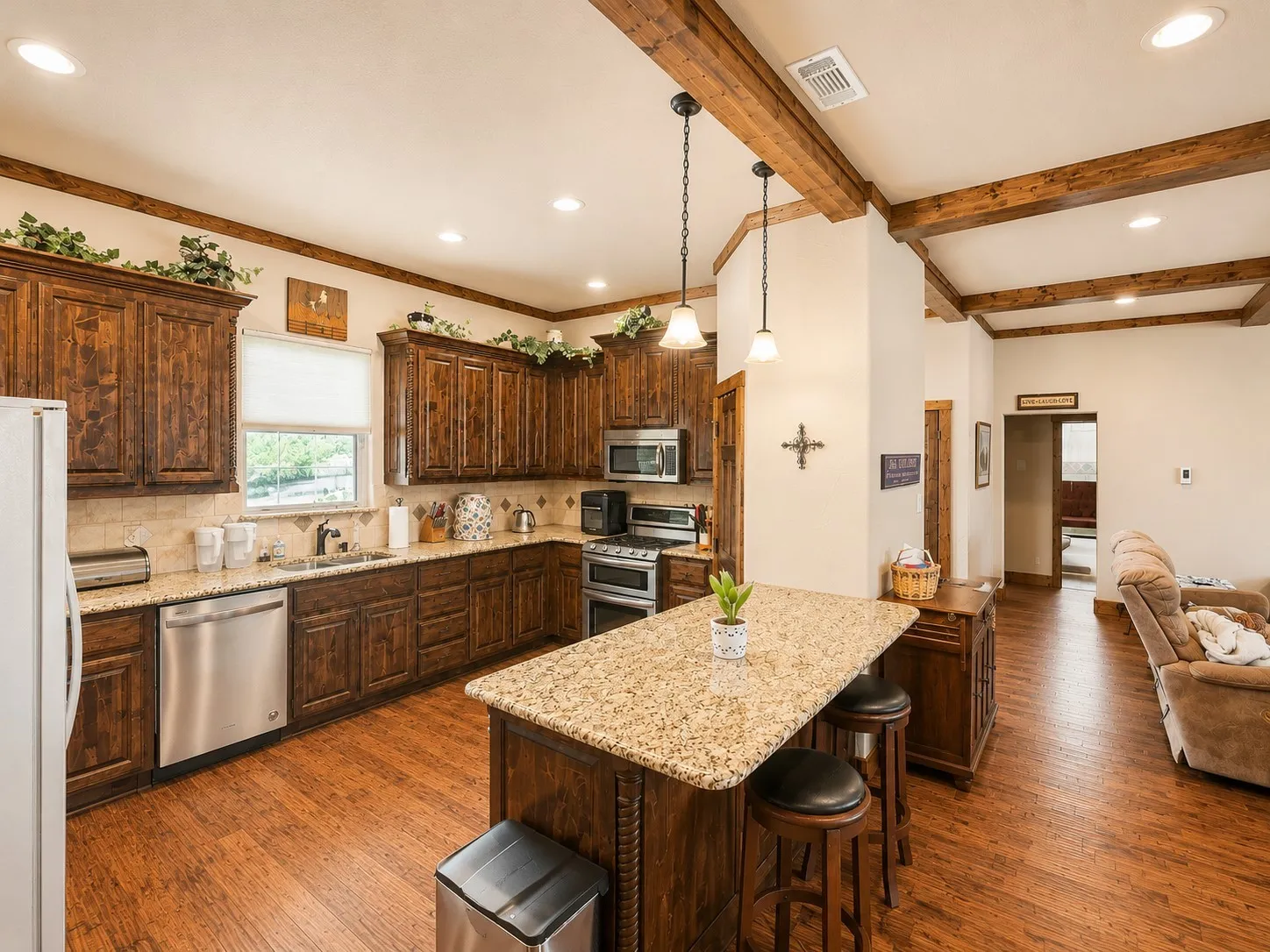 Single Family Residence For Sale in Grayson County , 3028 Harrell Road, Howe, Texas 75459, 4 Bedroom, 4 Bathroom, 2 Garage spaces, 3,732 Sqft, built in 2014, mls#21299947, Real Estate Agent in Howe, Homes For Sale in Grayson county, Homes For Sale in Howe, Realtor in Howe Texas, Real Estate Brokerage Independent Realty Texas, Luminita Cordes Realtor