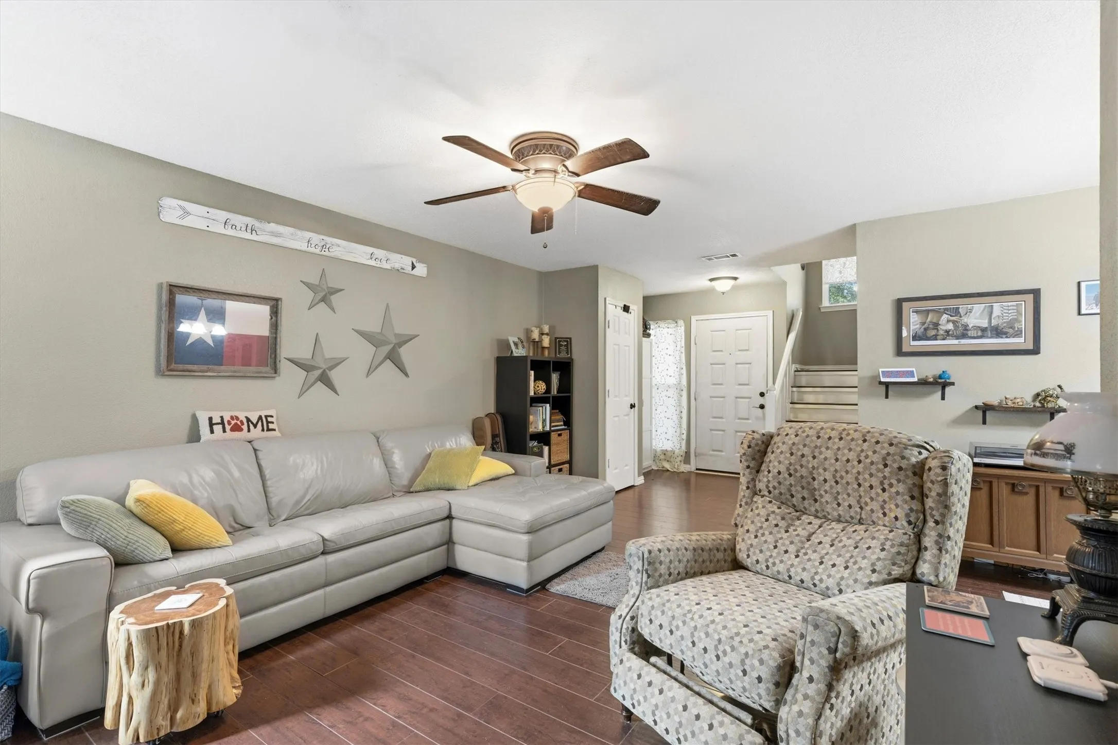 Townhouse For Sale in Collin County , 246 Mccarley Place, Mc Kinney, Texas 75071, 2 Bedroom, 3 Bathroom, 1 Garage spaces, 1,207 Sqft, built in 1983, mls#21298966, Real Estate Agent in Mc Kinney, Homes For Sale in Collin county, Homes For Sale in Mc Kinney, Realtor in Mc Kinney Texas, Real Estate Brokerage Independent Realty Texas, Luminita Cordes Realtor
