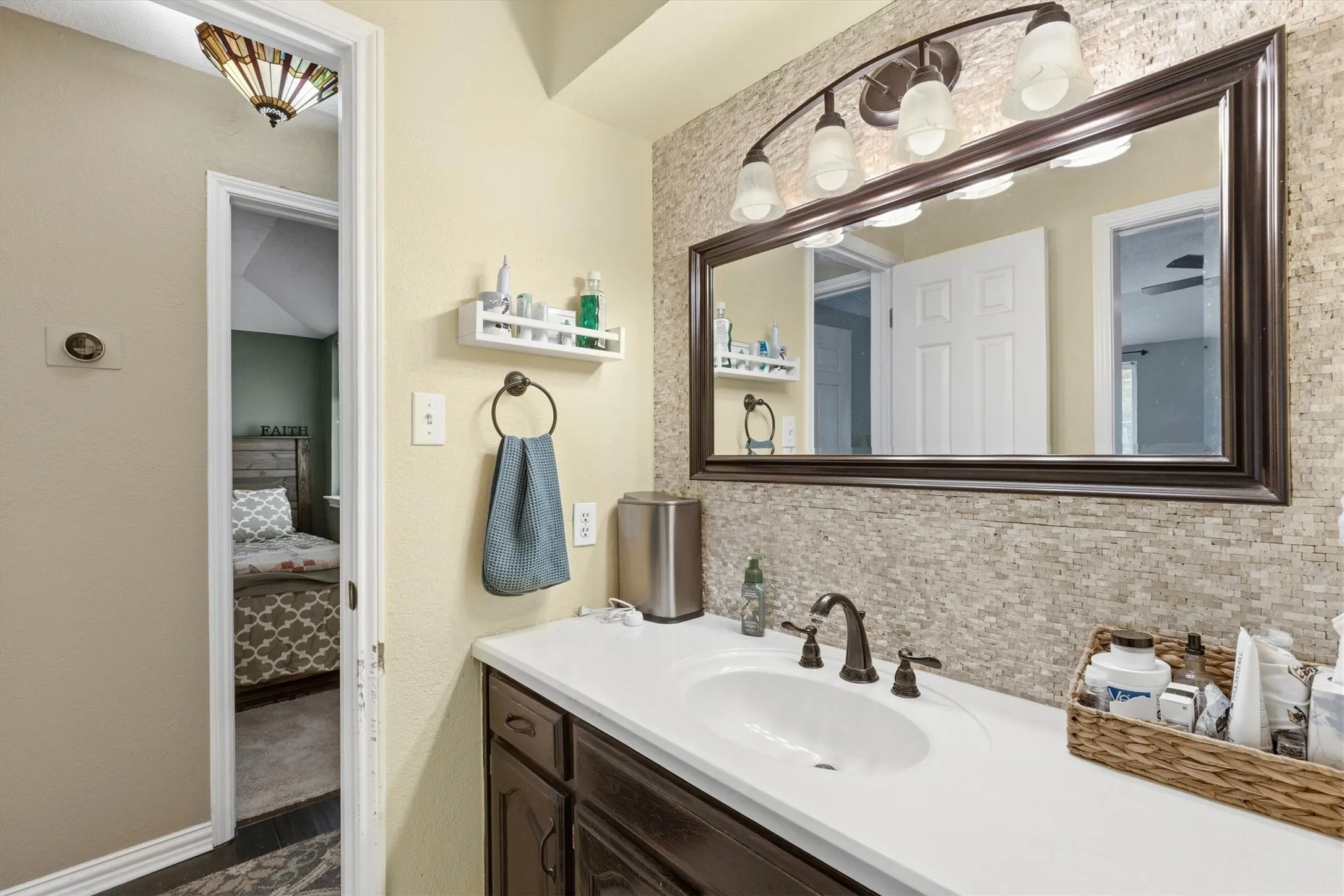 Townhouse For Sale in Collin County , 246 Mccarley Place, Mc Kinney, Texas 75071, 2 Bedroom, 3 Bathroom, 1 Garage spaces, 1,207 Sqft, built in 1983, mls#21298966, Real Estate Agent in Mc Kinney, Homes For Sale in Collin county, Homes For Sale in Mc Kinney, Realtor in Mc Kinney Texas, Real Estate Brokerage Independent Realty Texas, Luminita Cordes Realtor