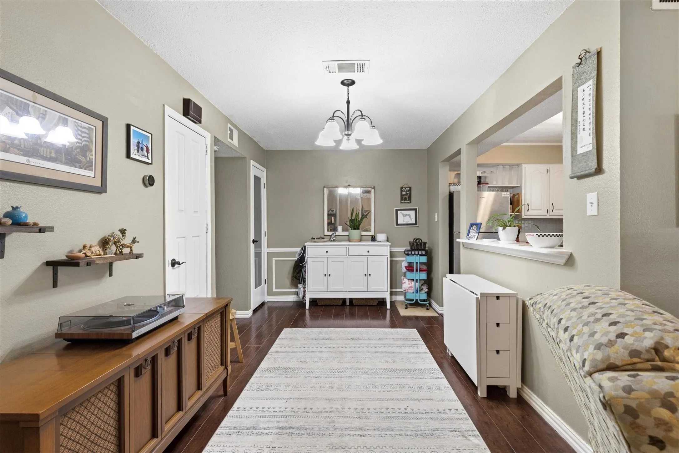 Townhouse For Sale in Collin County , 246 Mccarley Place, Mc Kinney, Texas 75071, 2 Bedroom, 3 Bathroom, 1 Garage spaces, 1,207 Sqft, built in 1983, mls#21298966, Real Estate Agent in Mc Kinney, Homes For Sale in Collin county, Homes For Sale in Mc Kinney, Realtor in Mc Kinney Texas, Real Estate Brokerage Independent Realty Texas, Luminita Cordes Realtor