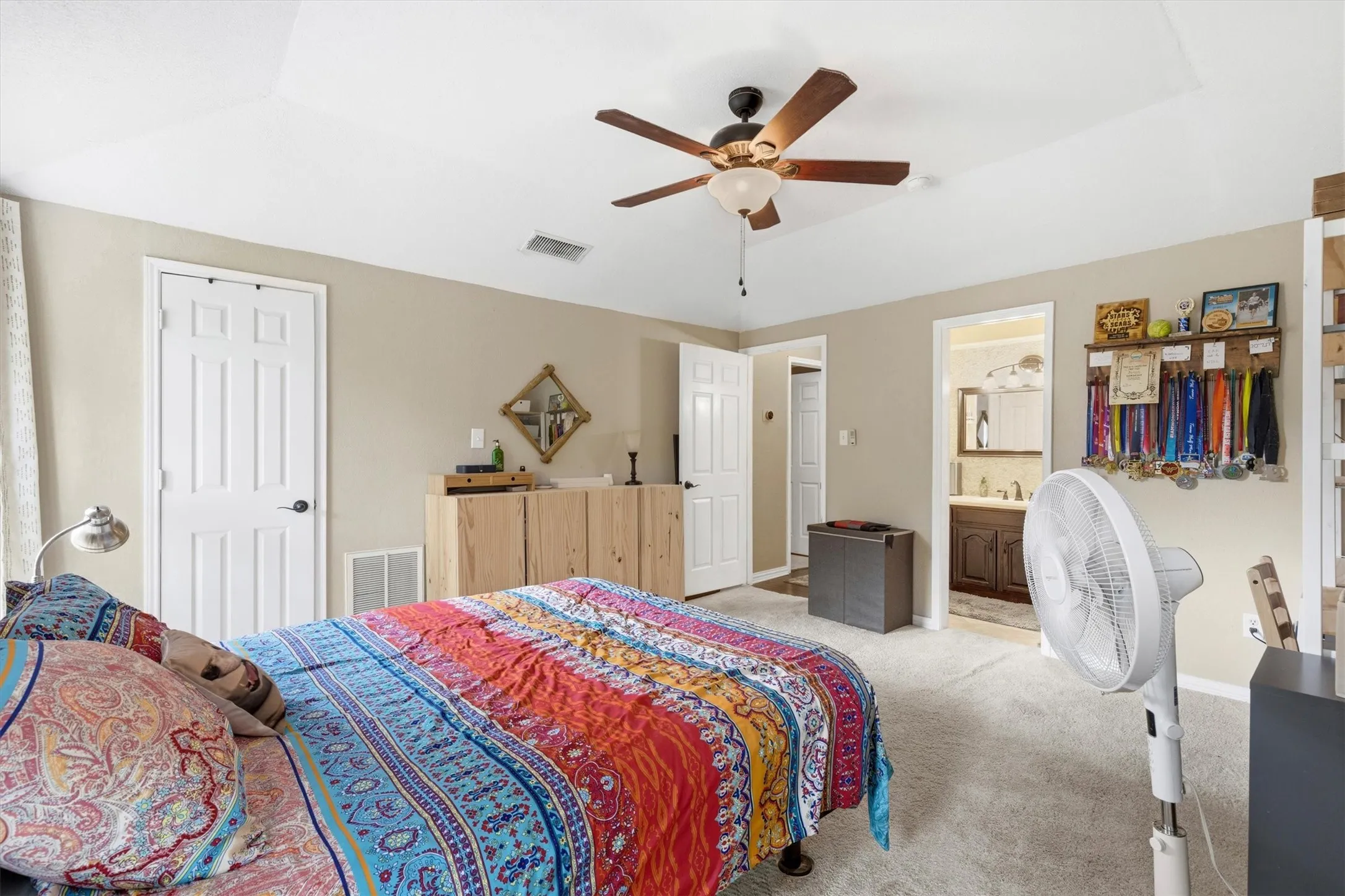 Townhouse For Sale in Collin County , 246 Mccarley Place, Mc Kinney, Texas 75071, 2 Bedroom, 3 Bathroom, 1 Garage spaces, 1,207 Sqft, built in 1983, mls#21298966, Real Estate Agent in Mc Kinney, Homes For Sale in Collin county, Homes For Sale in Mc Kinney, Realtor in Mc Kinney Texas, Real Estate Brokerage Independent Realty Texas, Luminita Cordes Realtor
