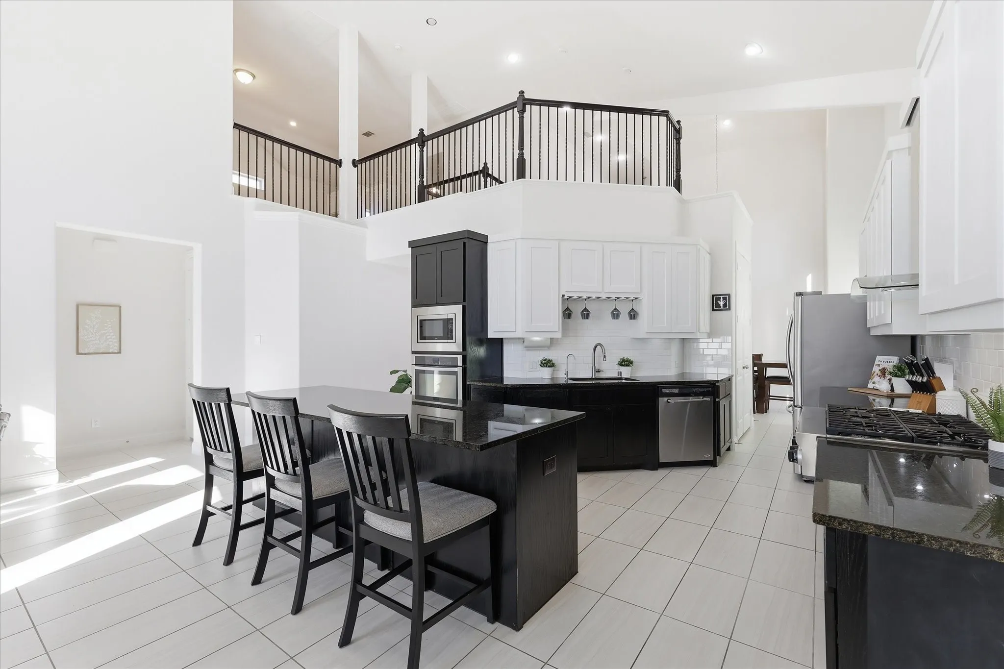 Single Family Residence For Sale in Denton County , 8316 Inverness, The Colony, Texas 75056, 4 Bedroom, 3 Bathroom, 2 Garage spaces, 3,325 Sqft, built in 2016, mls#21300670, Real Estate Agent in The Colony, Homes For Sale in Denton county, Homes For Sale in The Colony, Realtor in The Colony Texas, Real Estate Brokerage Independent Realty Texas, Luminita Cordes Realtor