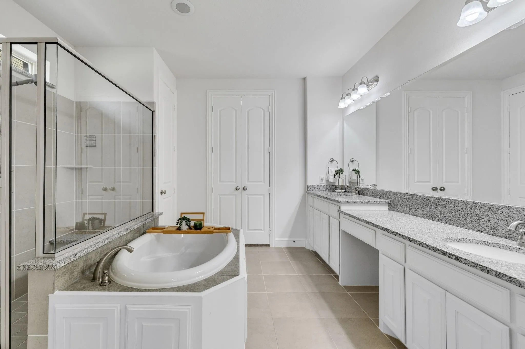 Single Family Residence For Sale in Denton County , 8316 Inverness, The Colony, Texas 75056, 4 Bedroom, 3 Bathroom, 2 Garage spaces, 3,325 Sqft, built in 2016, mls#21300670, Real Estate Agent in The Colony, Homes For Sale in Denton county, Homes For Sale in The Colony, Realtor in The Colony Texas, Real Estate Brokerage Independent Realty Texas, Luminita Cordes Realtor
