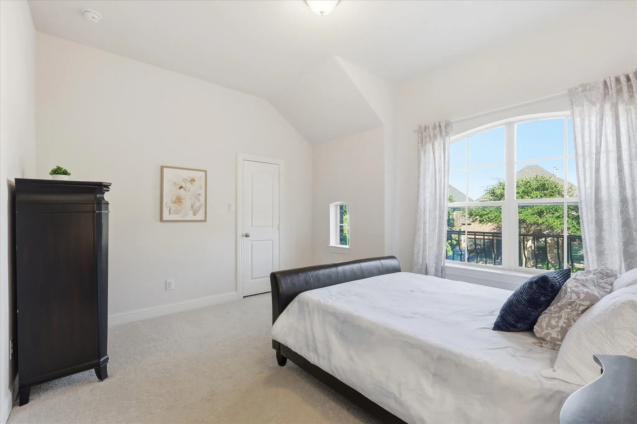 Single Family Residence For Sale in Denton County , 8316 Inverness, The Colony, Texas 75056, 4 Bedroom, 3 Bathroom, 2 Garage spaces, 3,325 Sqft, built in 2016, mls#21300670, Real Estate Agent in The Colony, Homes For Sale in Denton county, Homes For Sale in The Colony, Realtor in The Colony Texas, Real Estate Brokerage Independent Realty Texas, Luminita Cordes Realtor