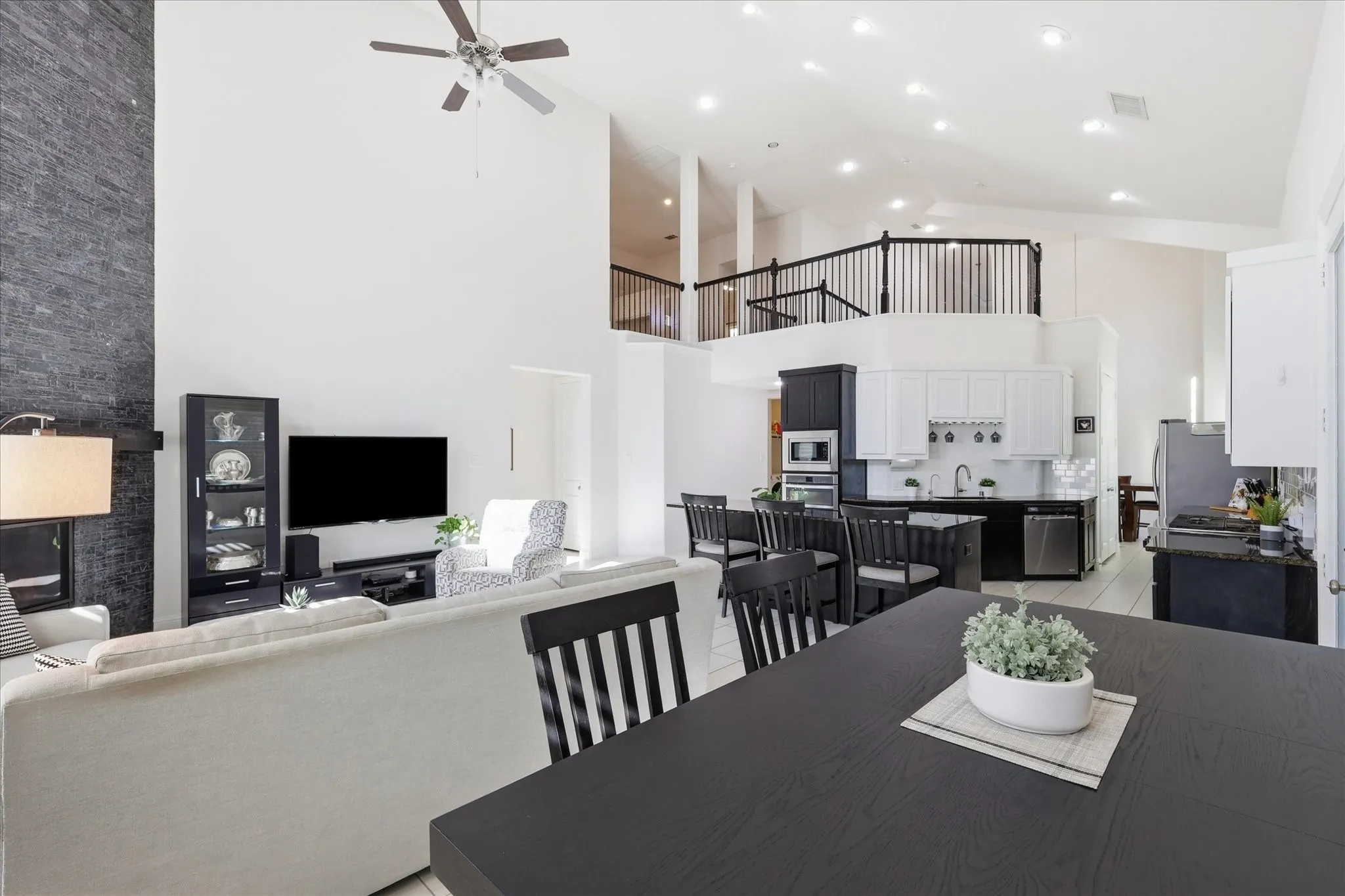 Single Family Residence For Sale in Denton County , 8316 Inverness, The Colony, Texas 75056, 4 Bedroom, 3 Bathroom, 2 Garage spaces, 3,325 Sqft, built in 2016, mls#21300670, Real Estate Agent in The Colony, Homes For Sale in Denton county, Homes For Sale in The Colony, Realtor in The Colony Texas, Real Estate Brokerage Independent Realty Texas, Luminita Cordes Realtor