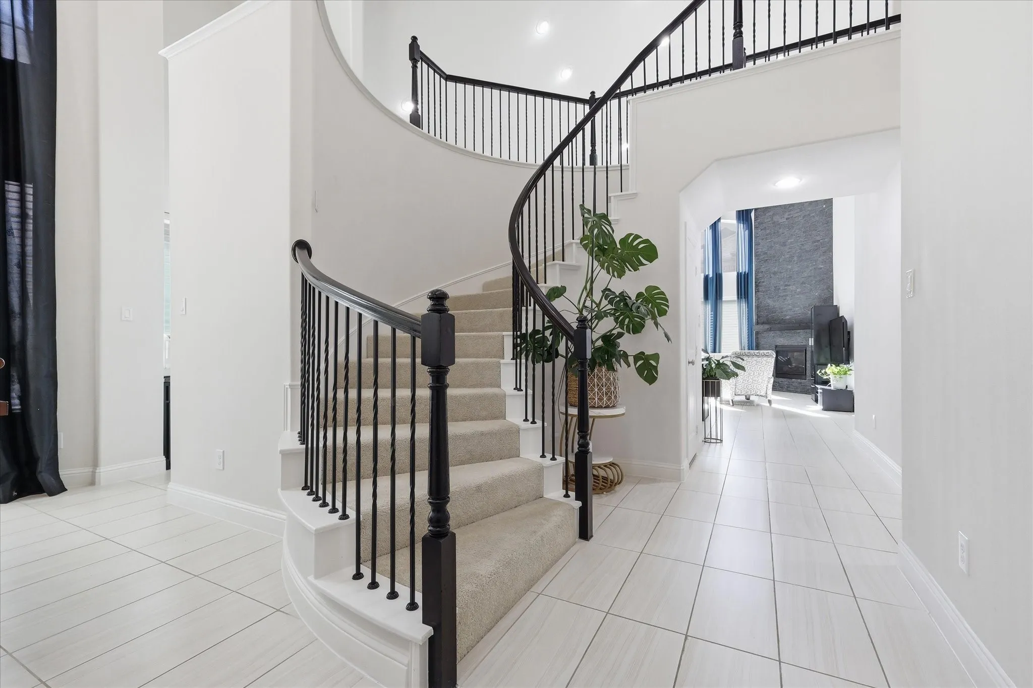 Single Family Residence For Sale in Denton County , 8316 Inverness, The Colony, Texas 75056, 4 Bedroom, 3 Bathroom, 2 Garage spaces, 3,325 Sqft, built in 2016, mls#21300670, Real Estate Agent in The Colony, Homes For Sale in Denton county, Homes For Sale in The Colony, Realtor in The Colony Texas, Real Estate Brokerage Independent Realty Texas, Luminita Cordes Realtor