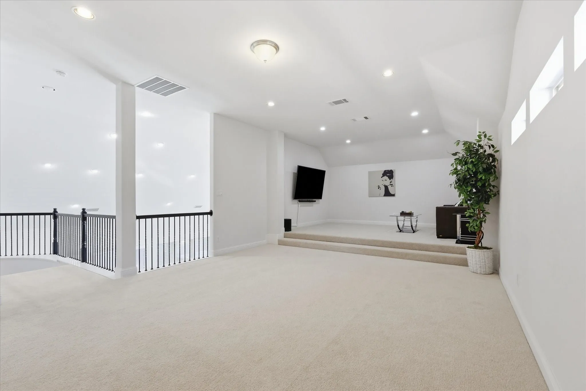Single Family Residence For Sale in Denton County , 8316 Inverness, The Colony, Texas 75056, 4 Bedroom, 3 Bathroom, 2 Garage spaces, 3,325 Sqft, built in 2016, mls#21300670, Real Estate Agent in The Colony, Homes For Sale in Denton county, Homes For Sale in The Colony, Realtor in The Colony Texas, Real Estate Brokerage Independent Realty Texas, Luminita Cordes Realtor