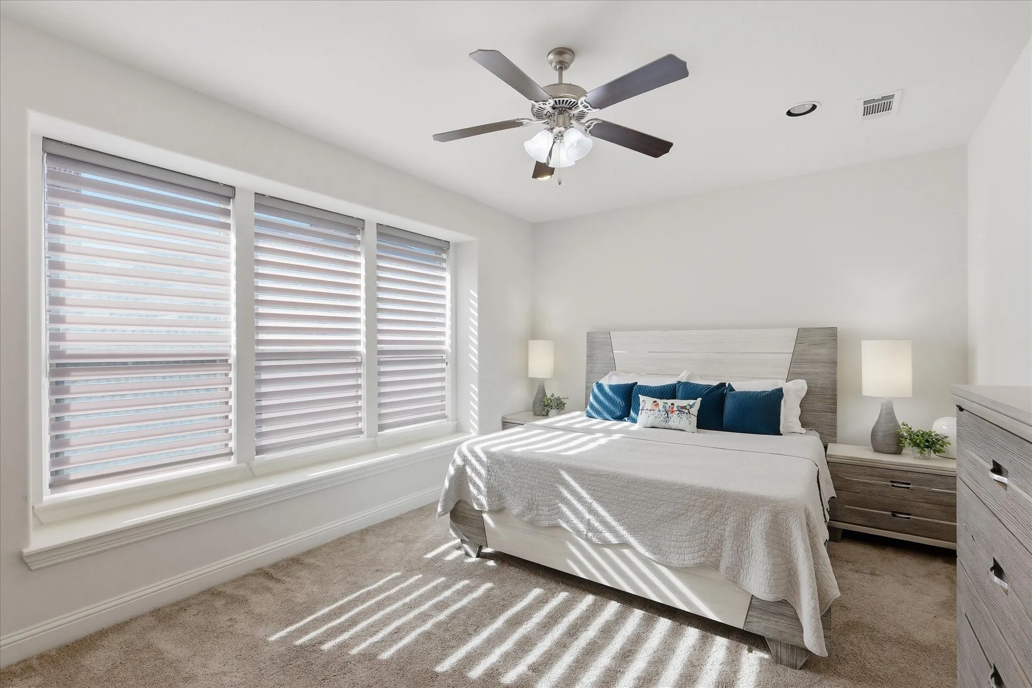 Single Family Residence For Sale in Denton County , 8316 Inverness, The Colony, Texas 75056, 4 Bedroom, 3 Bathroom, 2 Garage spaces, 3,325 Sqft, built in 2016, mls#21300670, Real Estate Agent in The Colony, Homes For Sale in Denton county, Homes For Sale in The Colony, Realtor in The Colony Texas, Real Estate Brokerage Independent Realty Texas, Luminita Cordes Realtor