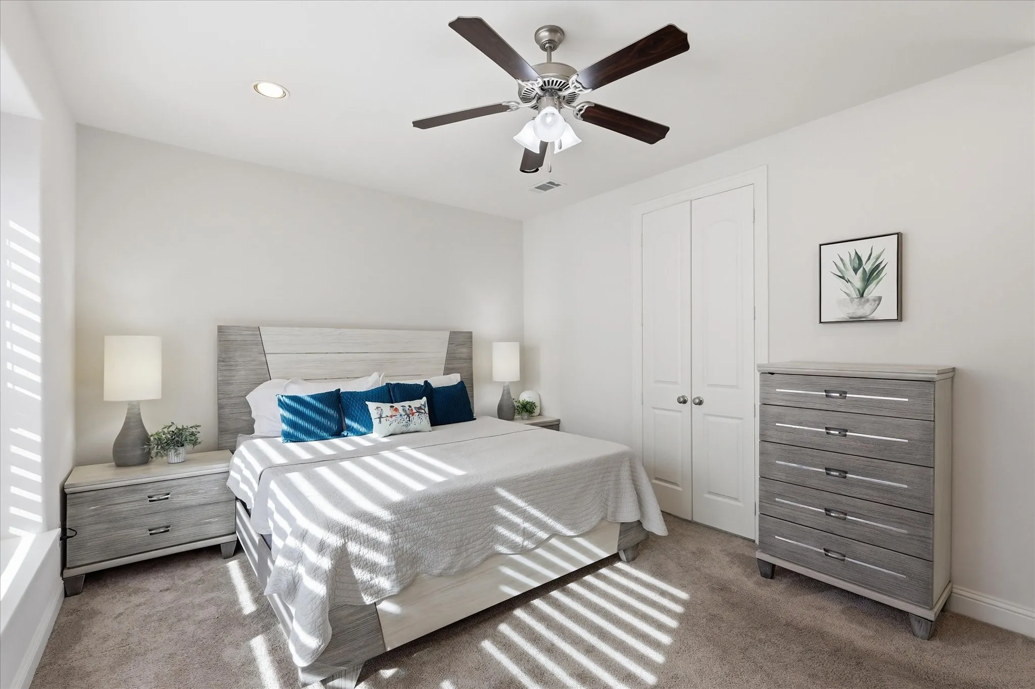 Single Family Residence For Sale in Denton County , 8316 Inverness, The Colony, Texas 75056, 4 Bedroom, 3 Bathroom, 2 Garage spaces, 3,325 Sqft, built in 2016, mls#21300670, Real Estate Agent in The Colony, Homes For Sale in Denton county, Homes For Sale in The Colony, Realtor in The Colony Texas, Real Estate Brokerage Independent Realty Texas, Luminita Cordes Realtor
