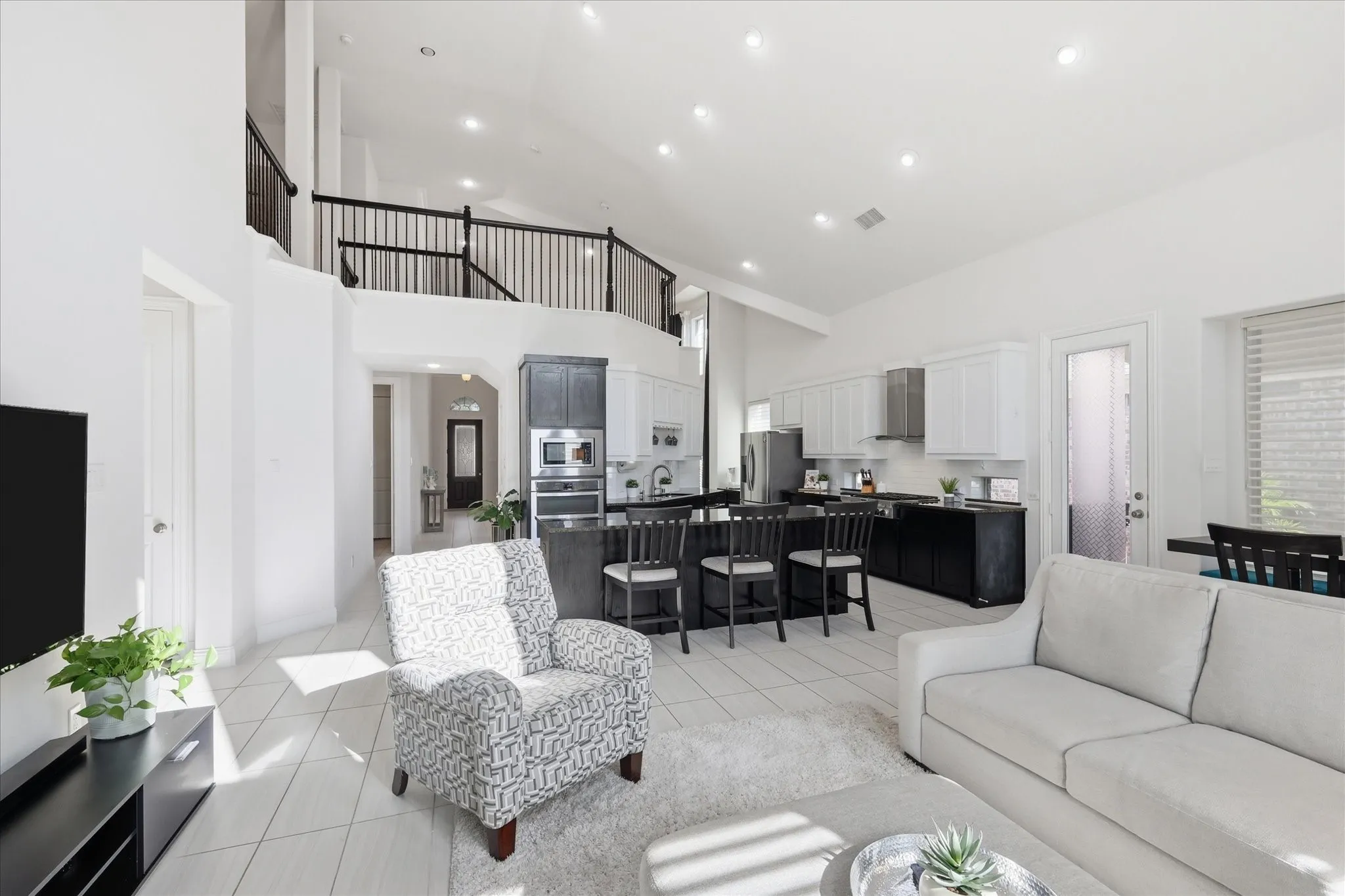 Single Family Residence For Sale in Denton County , 8316 Inverness, The Colony, Texas 75056, 4 Bedroom, 3 Bathroom, 2 Garage spaces, 3,325 Sqft, built in 2016, mls#21300670, Real Estate Agent in The Colony, Homes For Sale in Denton county, Homes For Sale in The Colony, Realtor in The Colony Texas, Real Estate Brokerage Independent Realty Texas, Luminita Cordes Realtor