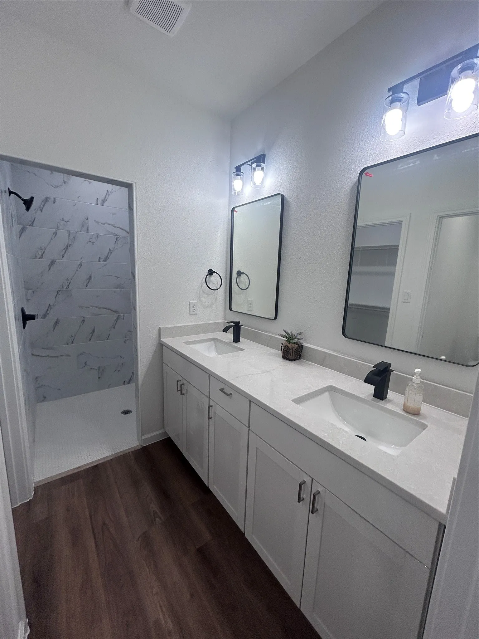 Single Family Residence For Sale in Hood County , 5717 San Jacinto Drive, Granbury, Texas 76048, 3 Bedrooms, 2 Bathrooms, 1 Garage spaces, 1,414 Sqft, built in 2026, Price $239,000, mls#21299573, Real Estate Agent in Granbury, Homes For Sale in Hood county, Homes For Sale in Granbury, Realtor in Granbury Texas, Real Estate Brokerage Independent Realty Texas, Luminita Cordes Realtor