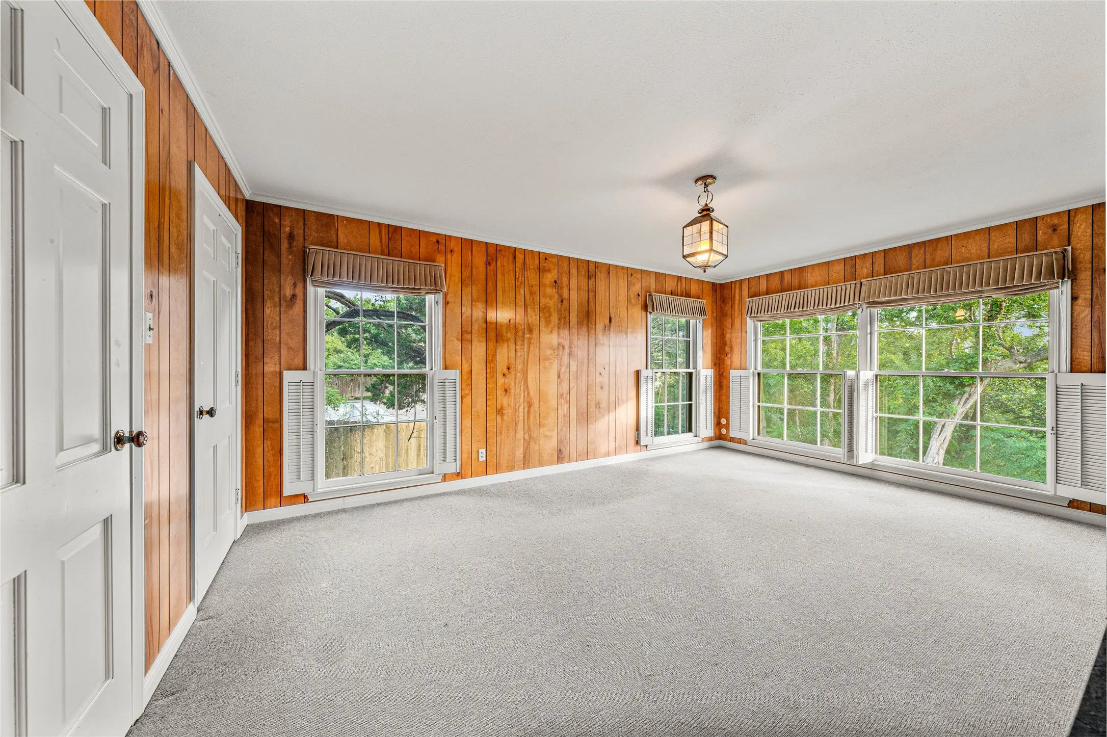 Single Family Residence For Sale in Mc Lennan County , 3010 Inverness Drive, Waco, Texas 76710, 3 Bedrooms, 3 Bathrooms, 2 Garage spaces, 3,698 Sqft, built in 1970, Price $1,400,000, mls#21299827, Real Estate Agent in Waco, Homes For Sale in Mc Lennan county, Homes For Sale in Waco, Realtor in Waco Texas, Real Estate Brokerage Independent Realty Texas, Luminita Cordes Realtor