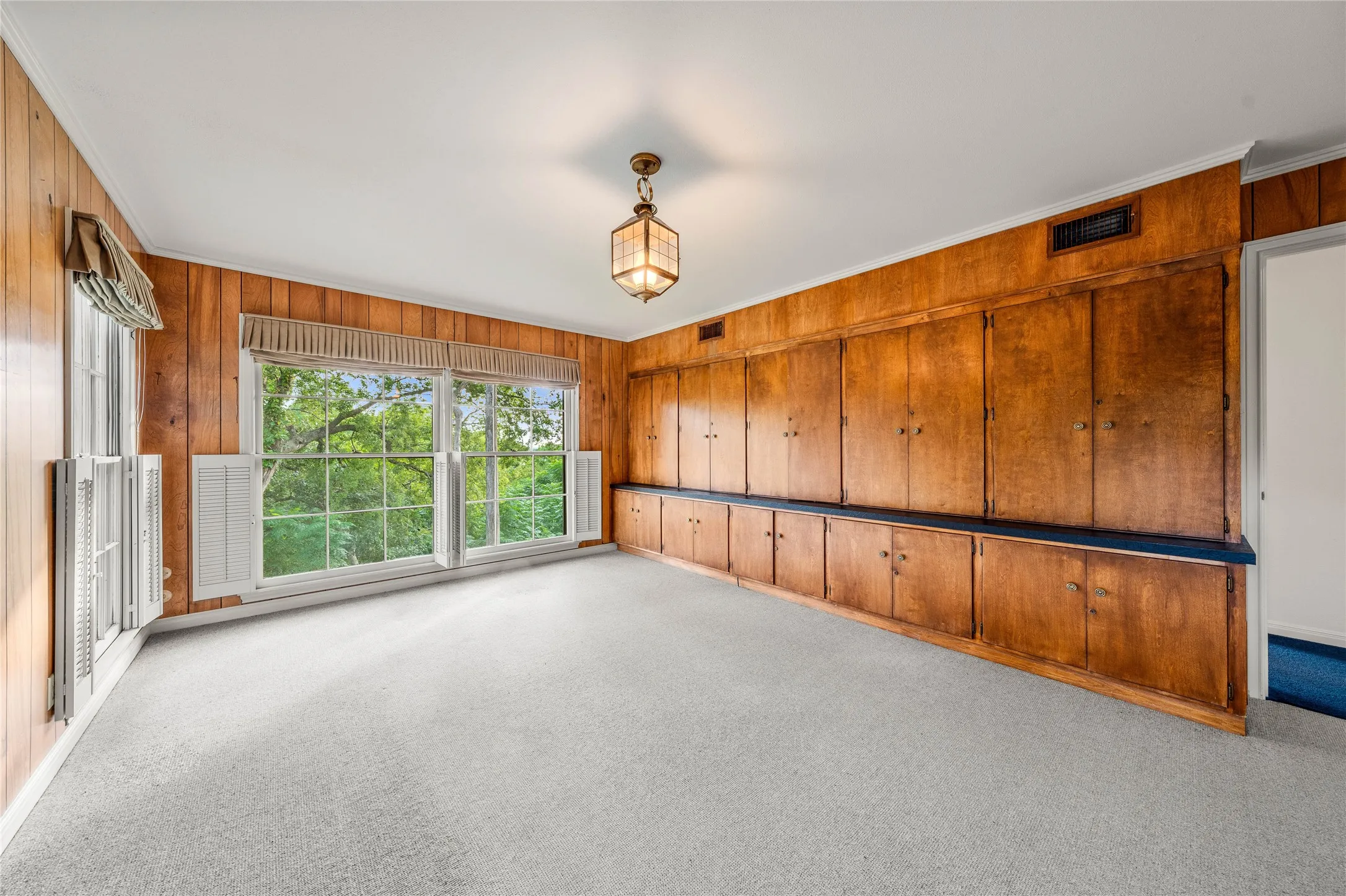 Single Family Residence For Sale in Mc Lennan County , 3010 Inverness Drive, Waco, Texas 76710, 3 Bedrooms, 3 Bathrooms, 2 Garage spaces, 3,698 Sqft, built in 1970, Price $1,400,000, mls#21299827, Real Estate Agent in Waco, Homes For Sale in Mc Lennan county, Homes For Sale in Waco, Realtor in Waco Texas, Real Estate Brokerage Independent Realty Texas, Luminita Cordes Realtor
