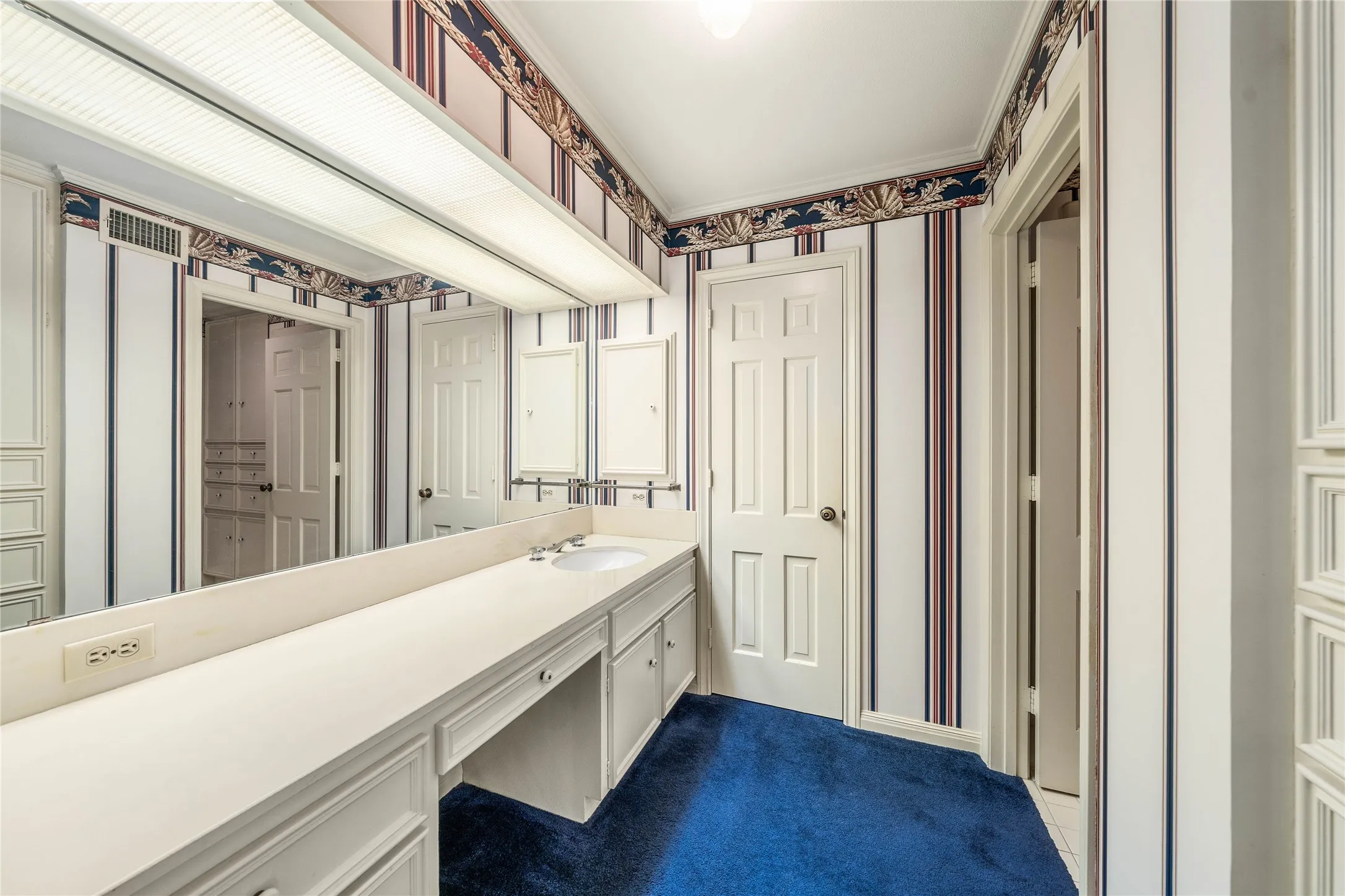 Single Family Residence For Sale in Mc Lennan County , 3010 Inverness Drive, Waco, Texas 76710, 3 Bedrooms, 3 Bathrooms, 2 Garage spaces, 3,698 Sqft, built in 1970, Price $1,400,000, mls#21299827, Real Estate Agent in Waco, Homes For Sale in Mc Lennan county, Homes For Sale in Waco, Realtor in Waco Texas, Real Estate Brokerage Independent Realty Texas, Luminita Cordes Realtor