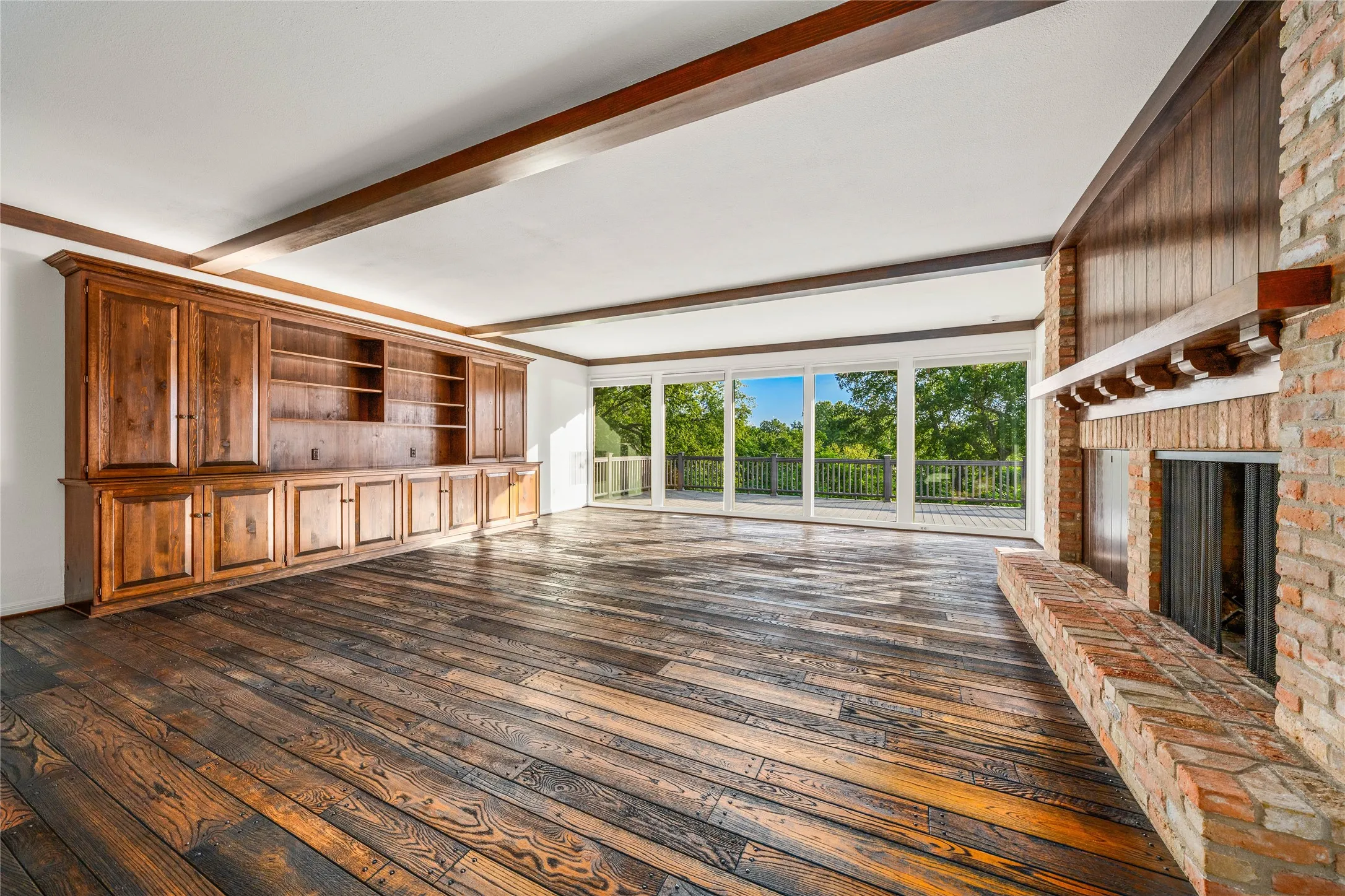Single Family Residence For Sale in Mc Lennan County , 3010 Inverness Drive, Waco, Texas 76710, 3 Bedrooms, 3 Bathrooms, 2 Garage spaces, 3,698 Sqft, built in 1970, Price $1,400,000, mls#21299827, Real Estate Agent in Waco, Homes For Sale in Mc Lennan county, Homes For Sale in Waco, Realtor in Waco Texas, Real Estate Brokerage Independent Realty Texas, Luminita Cordes Realtor