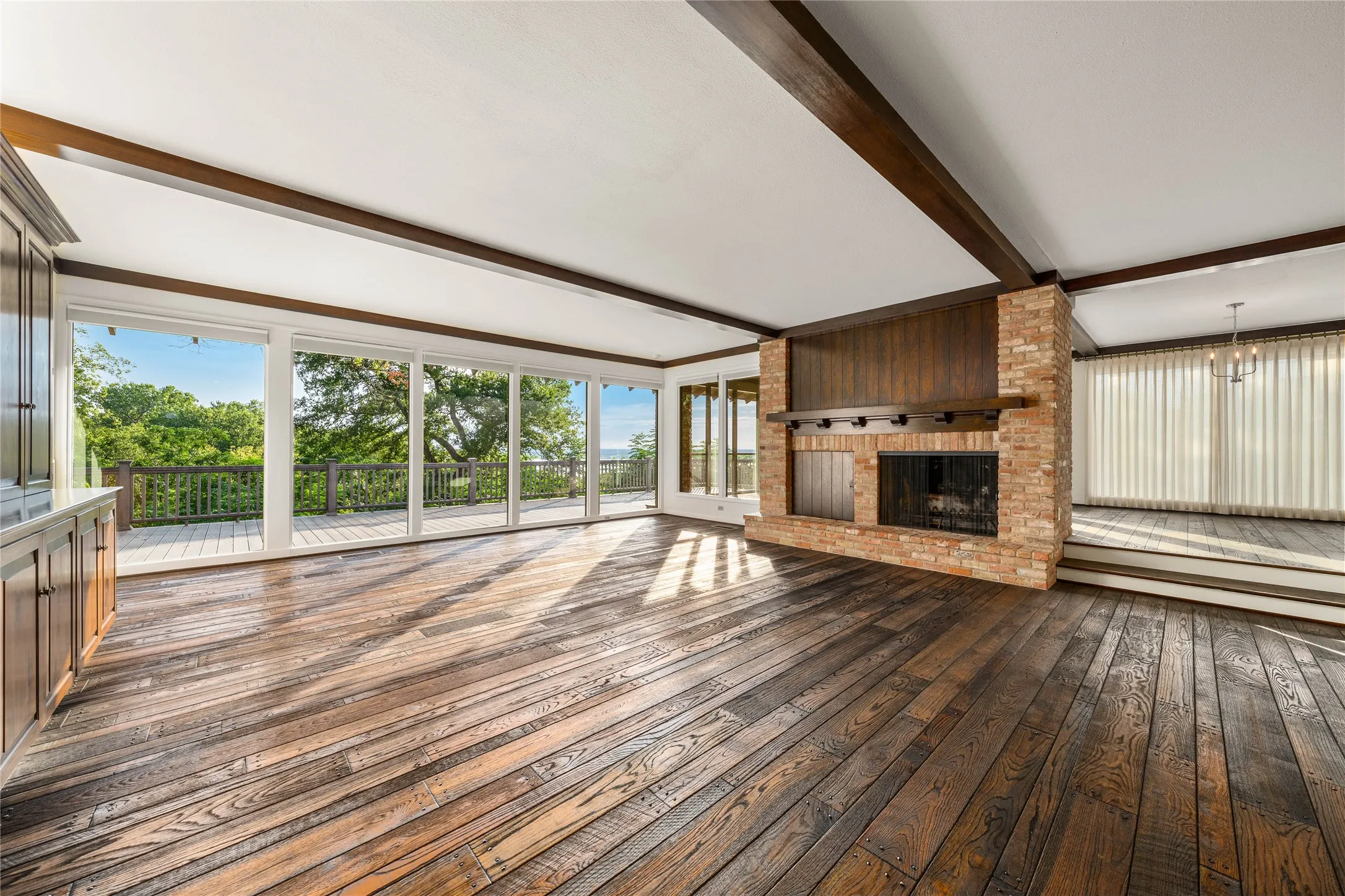 Single Family Residence For Sale in Mc Lennan County , 3010 Inverness Drive, Waco, Texas 76710, 3 Bedrooms, 3 Bathrooms, 2 Garage spaces, 3,698 Sqft, built in 1970, Price $1,400,000, mls#21299827, Real Estate Agent in Waco, Homes For Sale in Mc Lennan county, Homes For Sale in Waco, Realtor in Waco Texas, Real Estate Brokerage Independent Realty Texas, Luminita Cordes Realtor