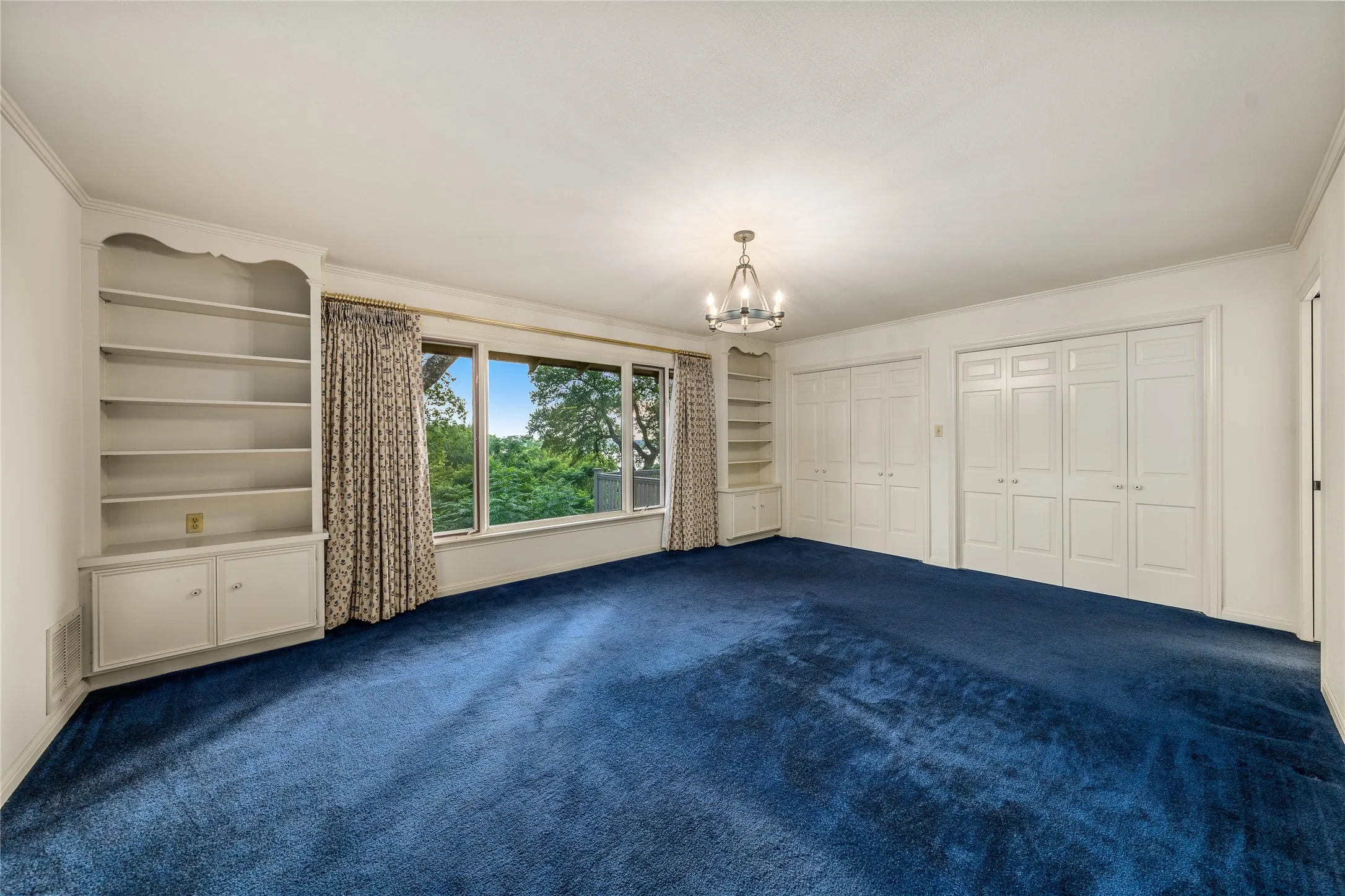 Single Family Residence For Sale in Mc Lennan County , 3010 Inverness Drive, Waco, Texas 76710, 3 Bedrooms, 3 Bathrooms, 2 Garage spaces, 3,698 Sqft, built in 1970, Price $1,400,000, mls#21299827, Real Estate Agent in Waco, Homes For Sale in Mc Lennan county, Homes For Sale in Waco, Realtor in Waco Texas, Real Estate Brokerage Independent Realty Texas, Luminita Cordes Realtor