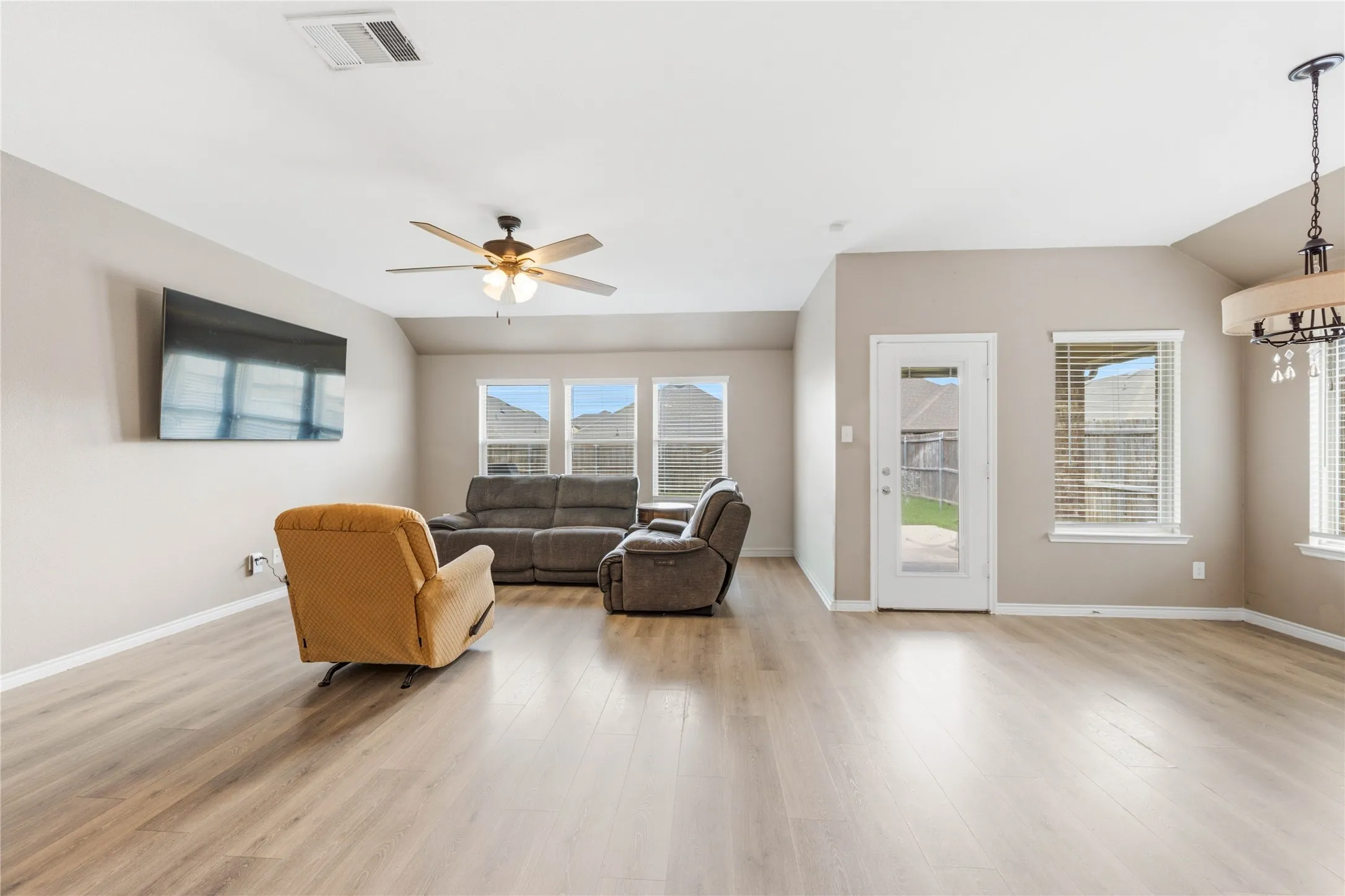 Single Family Residence For Sale in Rockwall County , 527 Francis Lane, Royse City, Texas 75189, 4 Bedroom, 2 Bathroom, 2 Garage spaces, 2,078 Sqft, built in 2020, Price $295,000, mls#21301035, Real Estate Agent in Royse City, Homes For Sale in Rockwall county, Homes For Sale in Royse City, Realtor in Royse City Texas, Real Estate Brokerage Independent Realty Texas, Luminita Cordes Realtor