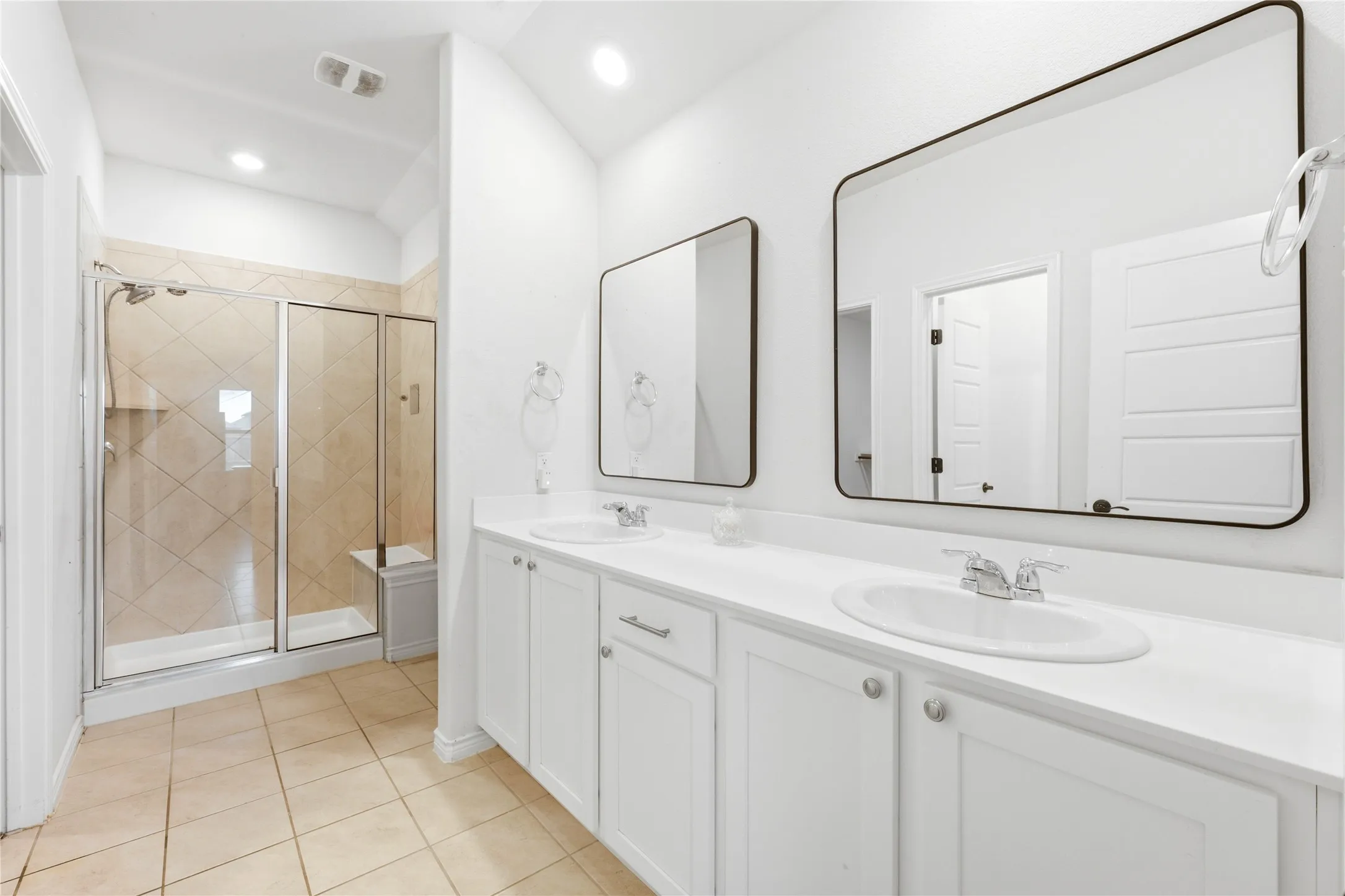 Single Family Residence For Sale in Rockwall County , 527 Francis Lane, Royse City, Texas 75189, 4 Bedroom, 2 Bathroom, 2 Garage spaces, 2,078 Sqft, built in 2020, Price $295,000, mls#21301035, Real Estate Agent in Royse City, Homes For Sale in Rockwall county, Homes For Sale in Royse City, Realtor in Royse City Texas, Real Estate Brokerage Independent Realty Texas, Luminita Cordes Realtor