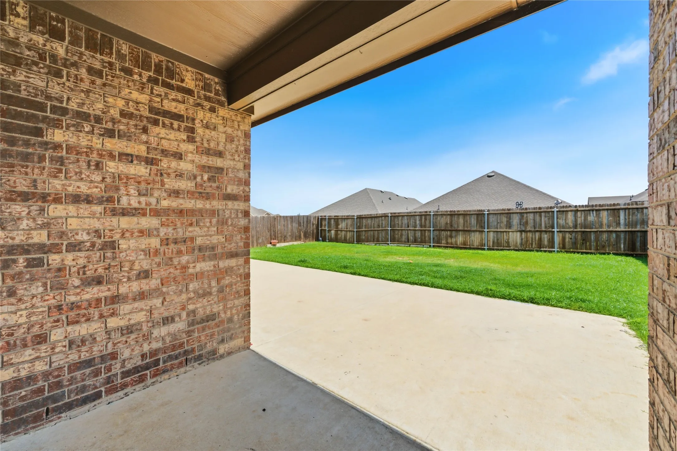 Single Family Residence For Sale in Rockwall County , 527 Francis Lane, Royse City, Texas 75189, 4 Bedroom, 2 Bathroom, 2 Garage spaces, 2,078 Sqft, built in 2020, Price $295,000, mls#21301035, Real Estate Agent in Royse City, Homes For Sale in Rockwall county, Homes For Sale in Royse City, Realtor in Royse City Texas, Real Estate Brokerage Independent Realty Texas, Luminita Cordes Realtor