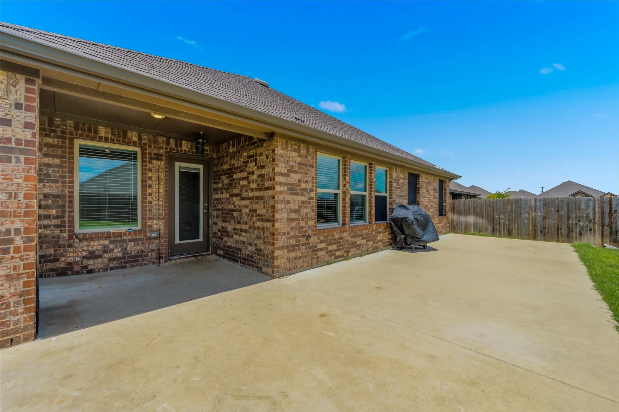 Single Family Residence For Sale in Rockwall County , 527 Francis Lane, Royse City, Texas 75189, 4 Bedroom, 2 Bathroom, 2 Garage spaces, 2,078 Sqft, built in 2020, Price $295,000, mls#21301035, Real Estate Agent in Royse City, Homes For Sale in Rockwall county, Homes For Sale in Royse City, Realtor in Royse City Texas, Real Estate Brokerage Independent Realty Texas, Luminita Cordes Realtor