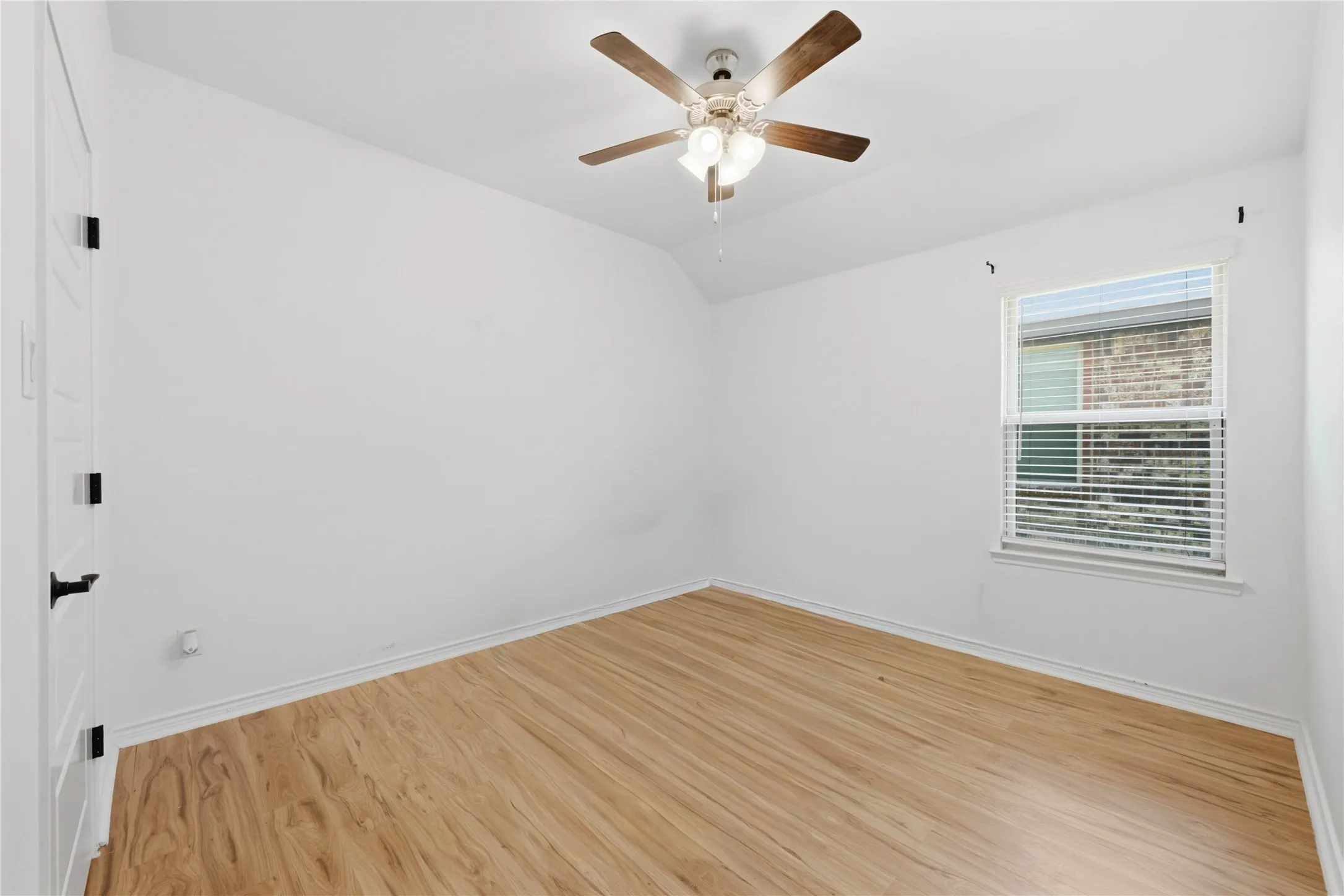 Single Family Residence For Sale in Rockwall County , 527 Francis Lane, Royse City, Texas 75189, 4 Bedroom, 2 Bathroom, 2 Garage spaces, 2,078 Sqft, built in 2020, Price $295,000, mls#21301035, Real Estate Agent in Royse City, Homes For Sale in Rockwall county, Homes For Sale in Royse City, Realtor in Royse City Texas, Real Estate Brokerage Independent Realty Texas, Luminita Cordes Realtor