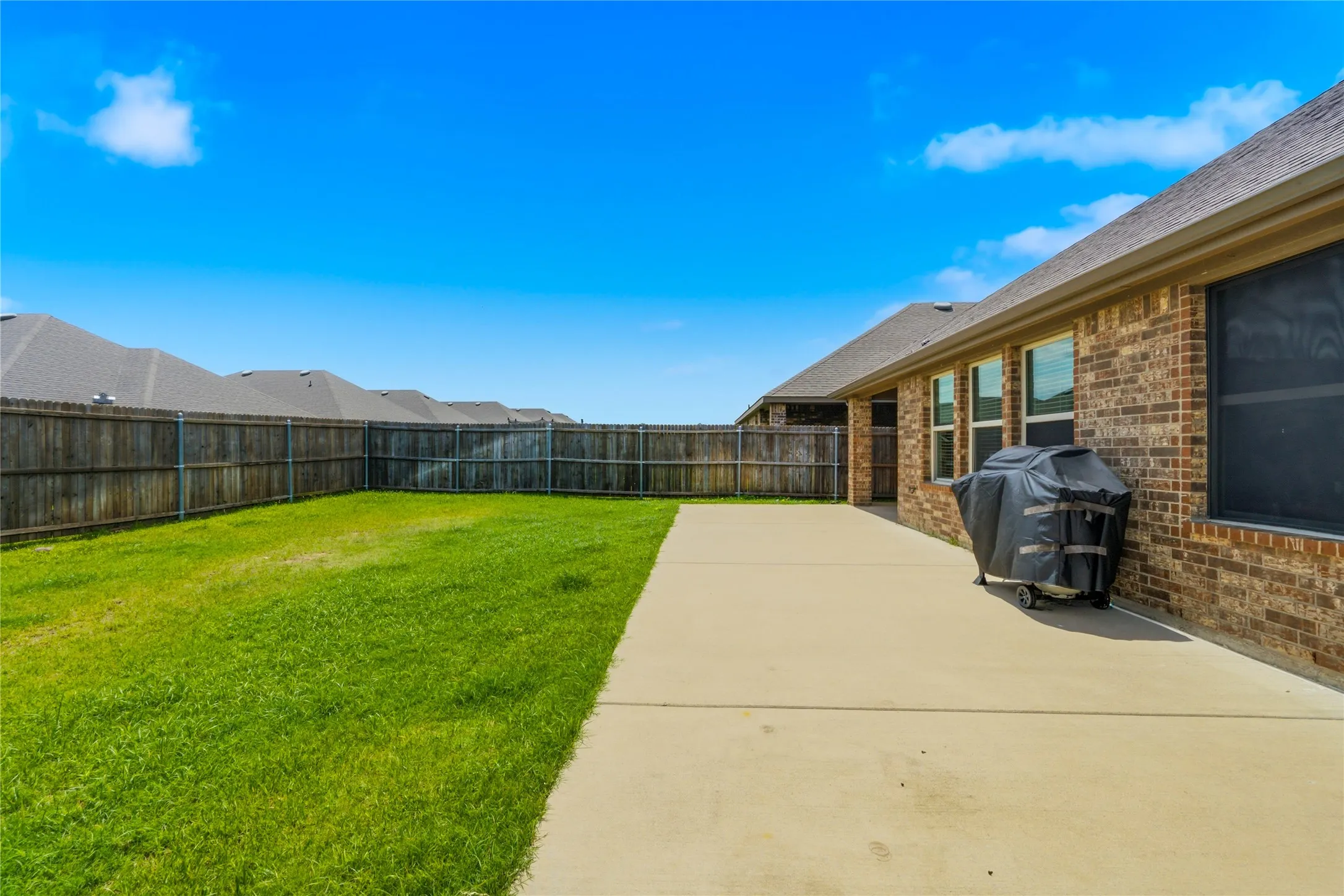 Single Family Residence For Sale in Rockwall County , 527 Francis Lane, Royse City, Texas 75189, 4 Bedroom, 2 Bathroom, 2 Garage spaces, 2,078 Sqft, built in 2020, Price $295,000, mls#21301035, Real Estate Agent in Royse City, Homes For Sale in Rockwall county, Homes For Sale in Royse City, Realtor in Royse City Texas, Real Estate Brokerage Independent Realty Texas, Luminita Cordes Realtor