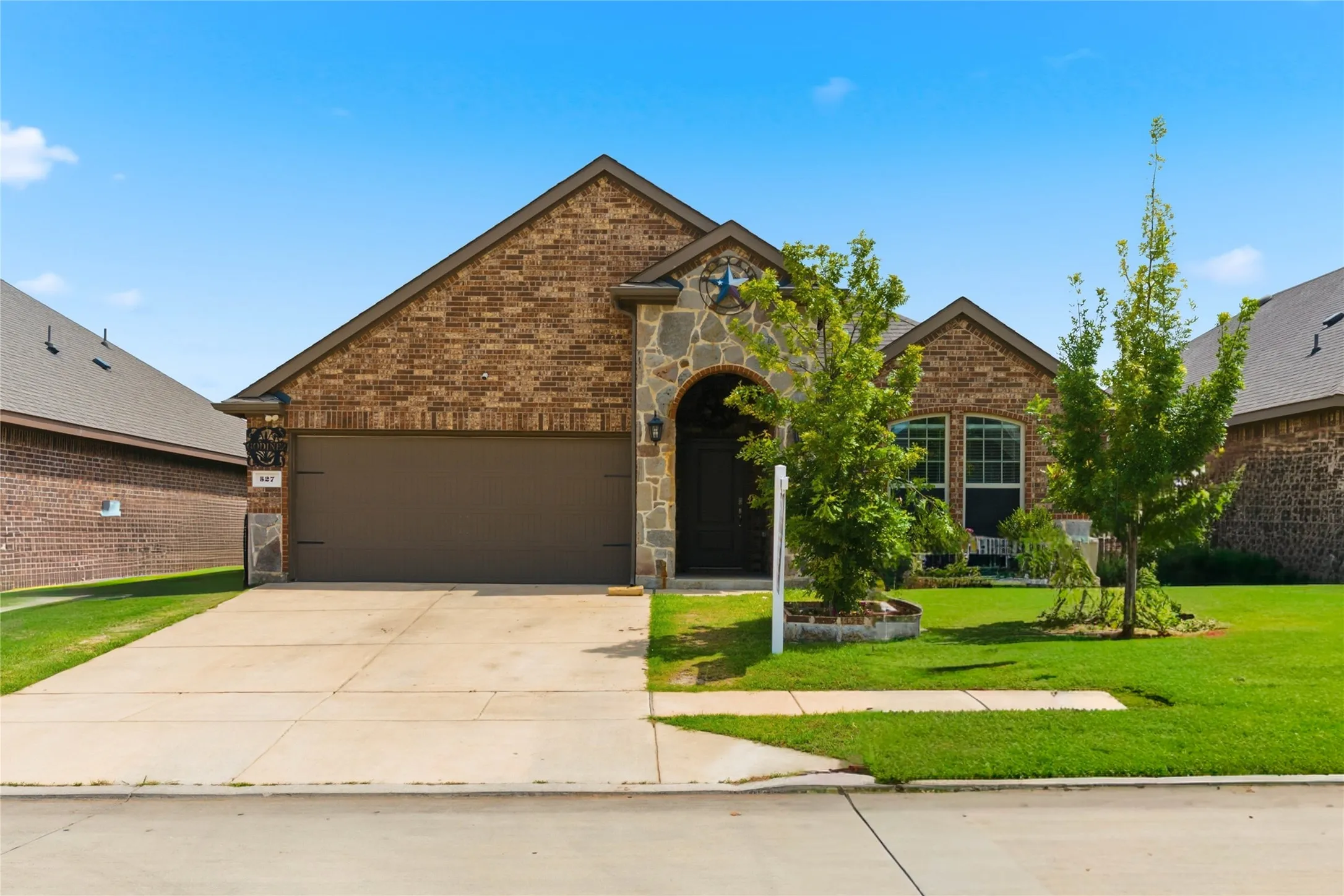 Single Family Residence For Sale in Rockwall County , 527 Francis Lane, Royse City, Texas 75189, 4 Bedroom, 2 Bathroom, 2 Garage spaces, 2,078 Sqft, built in 2020, Price $295,000, mls#21301035, Real Estate Agent in Royse City, Homes For Sale in Rockwall county, Homes For Sale in Royse City, Realtor in Royse City Texas, Real Estate Brokerage Independent Realty Texas, Luminita Cordes Realtor
