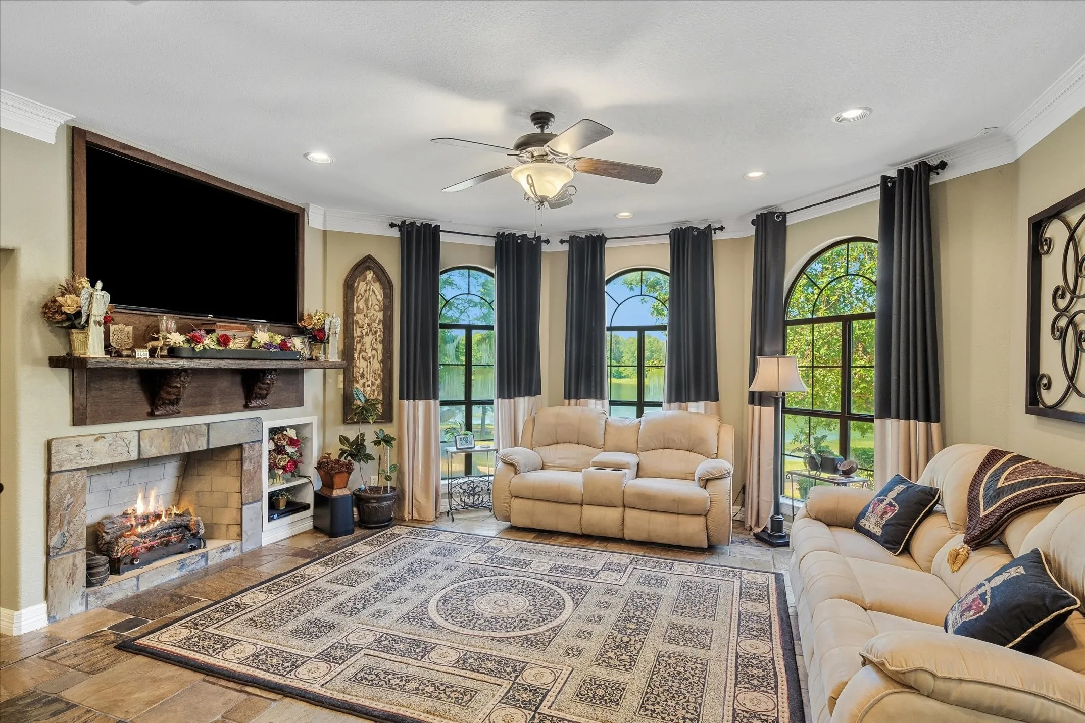 Single Family Residence For Sale in Wood County , 1056 County Road 3810, Hawkins, Texas 75765, 3 Bedroom, 4 Bathroom, 2 Garage spaces, 2,820 Sqft, built in 2001, mls#21282464, Real Estate Agent in Hawkins, Homes For Sale in Wood county, Homes For Sale in Hawkins, Realtor in Hawkins Texas, Real Estate Brokerage Independent Realty Texas, Luminita Cordes Realtor