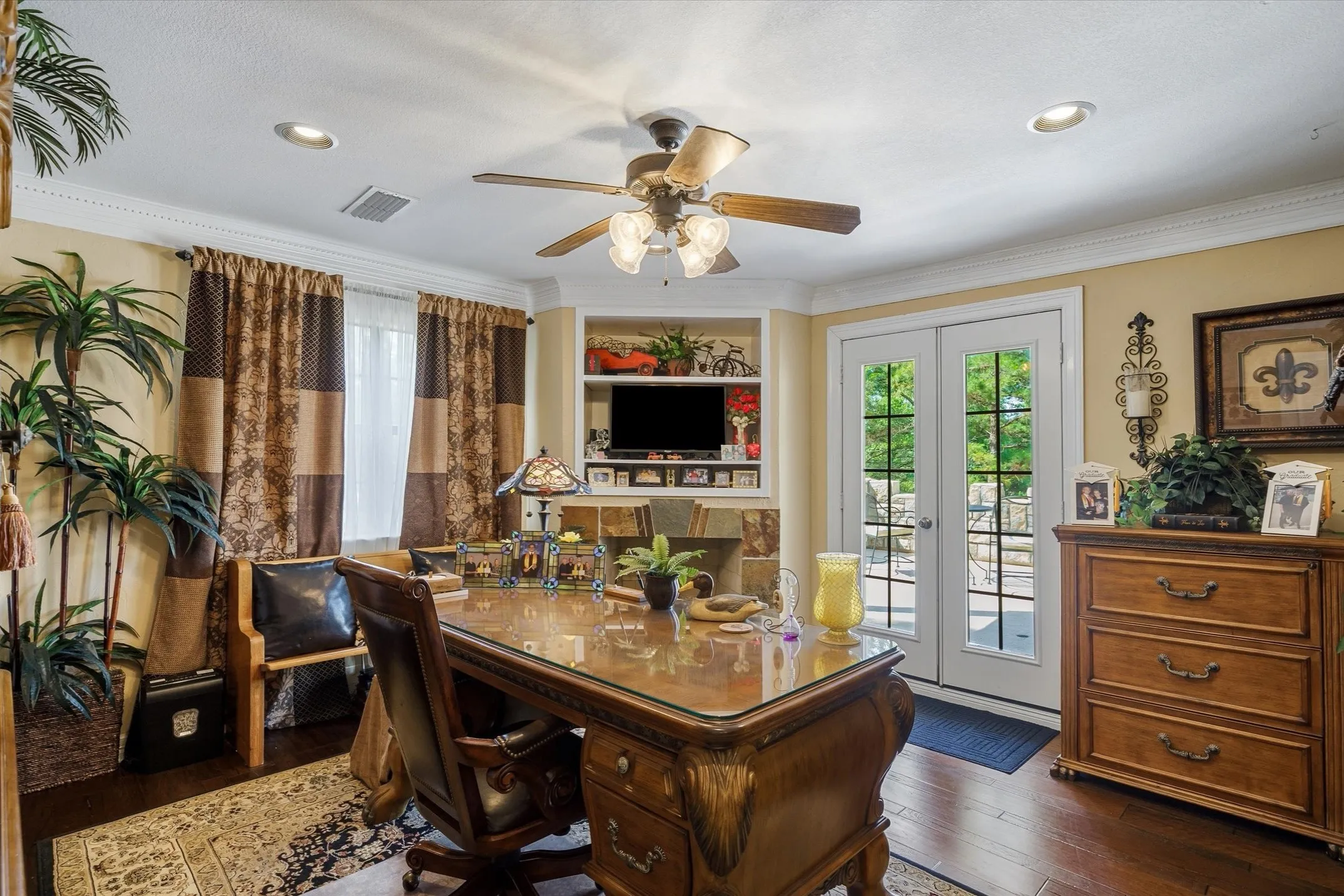 Single Family Residence For Sale in Wood County , 1056 County Road 3810, Hawkins, Texas 75765, 3 Bedroom, 4 Bathroom, 2 Garage spaces, 2,820 Sqft, built in 2001, mls#21282464, Real Estate Agent in Hawkins, Homes For Sale in Wood county, Homes For Sale in Hawkins, Realtor in Hawkins Texas, Real Estate Brokerage Independent Realty Texas, Luminita Cordes Realtor