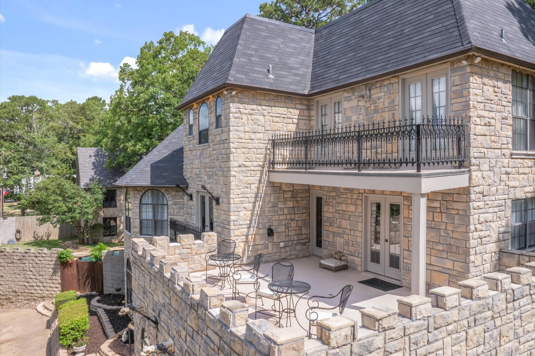 Single Family Residence For Sale in Wood County , 1056 County Road 3810, Hawkins, Texas 75765, 3 Bedroom, 4 Bathroom, 2 Garage spaces, 2,820 Sqft, built in 2001, mls#21282464, Real Estate Agent in Hawkins, Homes For Sale in Wood county, Homes For Sale in Hawkins, Realtor in Hawkins Texas, Real Estate Brokerage Independent Realty Texas, Luminita Cordes Realtor
