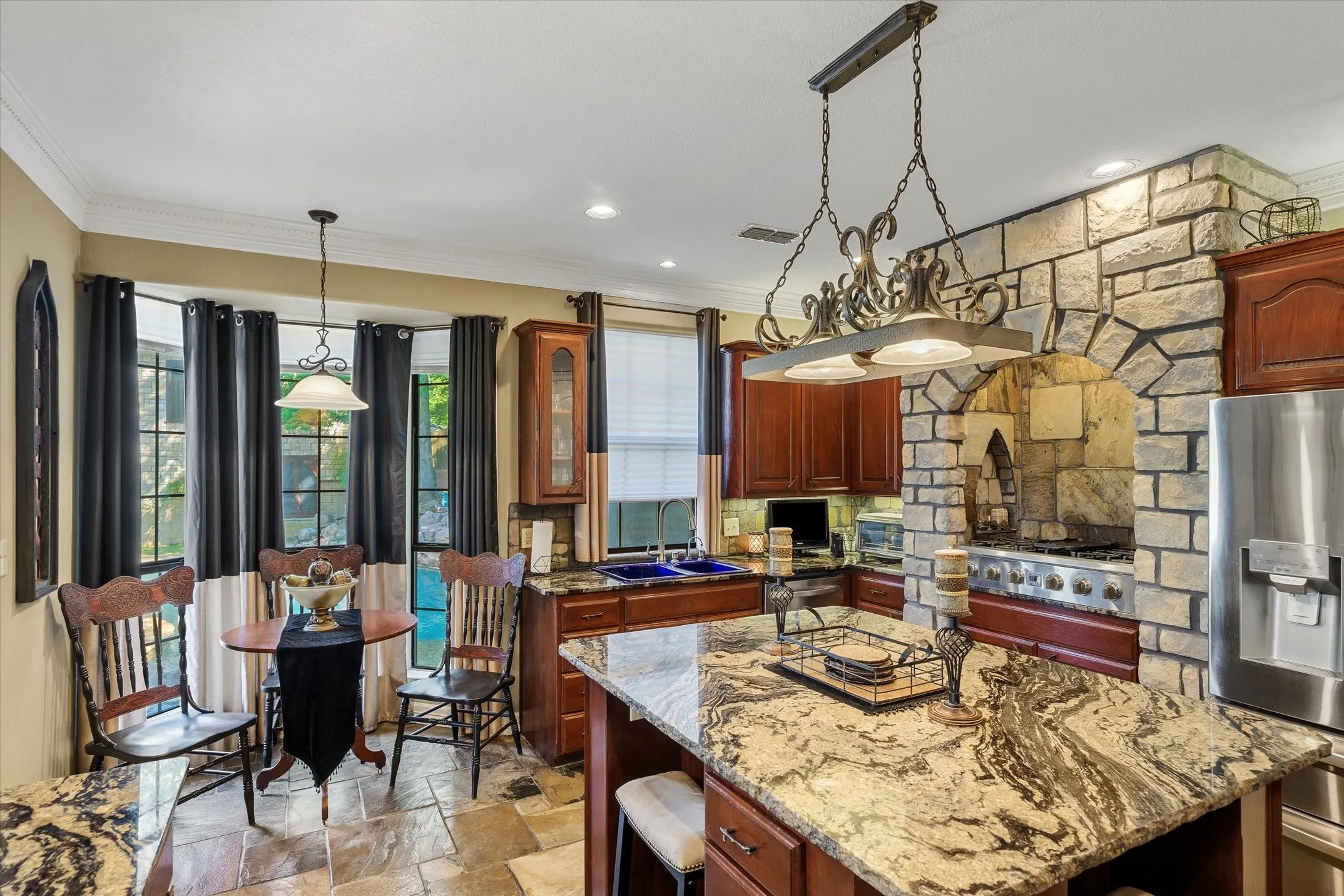 Single Family Residence For Sale in Wood County , 1056 County Road 3810, Hawkins, Texas 75765, 3 Bedroom, 4 Bathroom, 2 Garage spaces, 2,820 Sqft, built in 2001, mls#21282464, Real Estate Agent in Hawkins, Homes For Sale in Wood county, Homes For Sale in Hawkins, Realtor in Hawkins Texas, Real Estate Brokerage Independent Realty Texas, Luminita Cordes Realtor