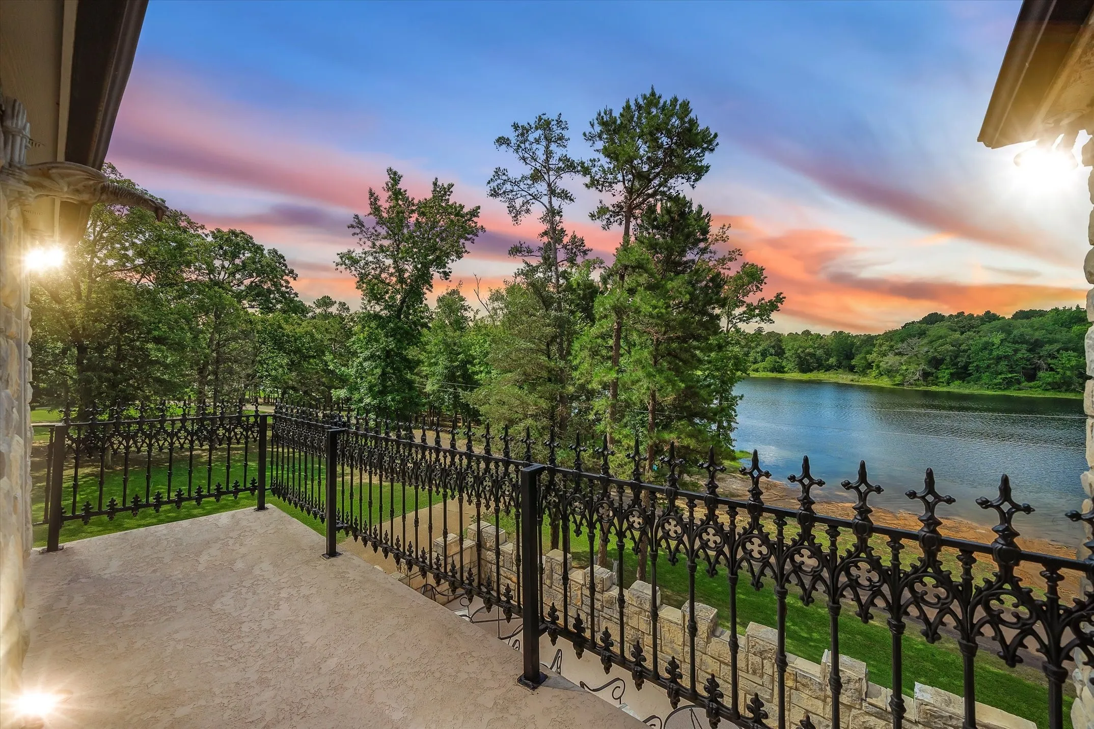 Single Family Residence For Sale in Wood County , 1056 County Road 3810, Hawkins, Texas 75765, 3 Bedroom, 4 Bathroom, 2 Garage spaces, 2,820 Sqft, built in 2001, mls#21282464, Real Estate Agent in Hawkins, Homes For Sale in Wood county, Homes For Sale in Hawkins, Realtor in Hawkins Texas, Real Estate Brokerage Independent Realty Texas, Luminita Cordes Realtor