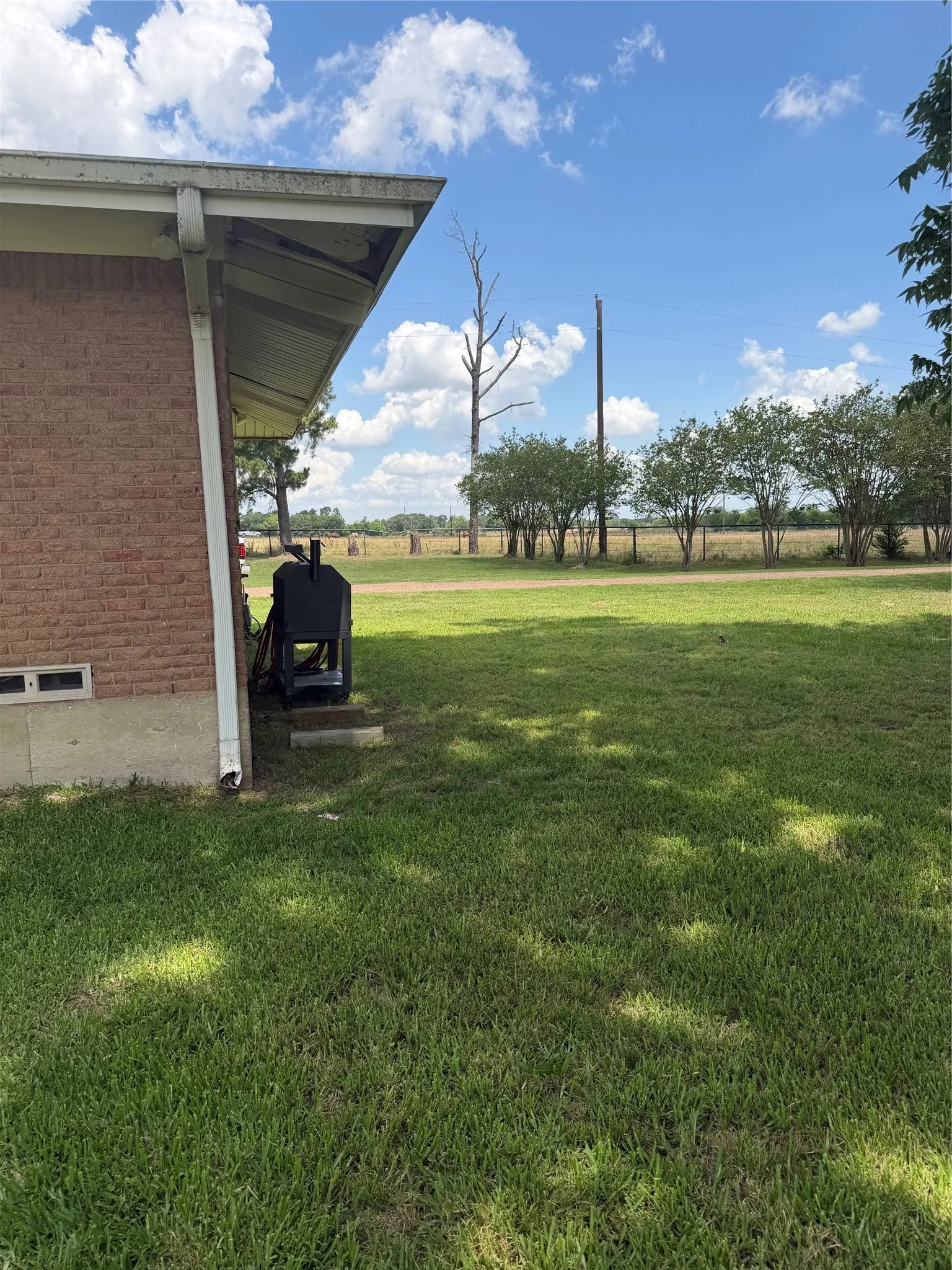 Single Family Residence For Sale in Kaufman County , 12225 Fm 429, Terrell, Texas 75161, 3 Bedroom, 2 Bathroom, Garage spaces, 1,633 Sqft, built in 2002, mls#21290201, Real Estate Agent in Terrell, Homes For Sale in Kaufman county, Homes For Sale in Terrell, Realtor in Terrell Texas, Real Estate Brokerage Independent Realty Texas, Luminita Cordes Realtor