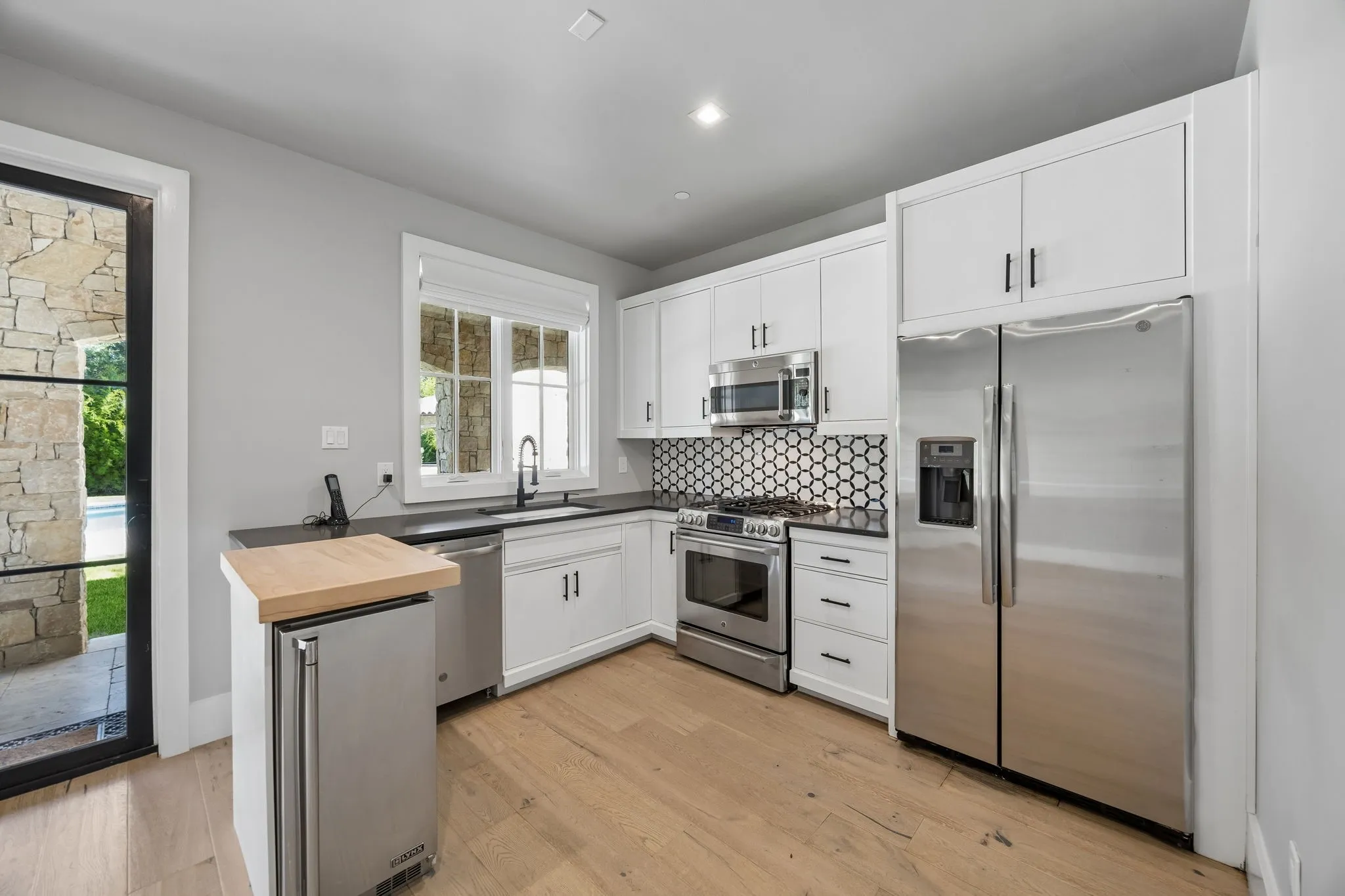 Single Family Residence For Sale in Tarrant County , 2006 Nighthawk Court, Westlake, Texas 76262, 4 Bedroom, 6 Bathroom, 3 Garage spaces, 6,331 Sqft, built in 2019, mls#21297798, Real Estate Agent in Westlake, Homes For Sale in Tarrant county, Homes For Sale in Westlake, Realtor in Westlake Texas, Real Estate Brokerage Independent Realty Texas, Luminita Cordes Realtor