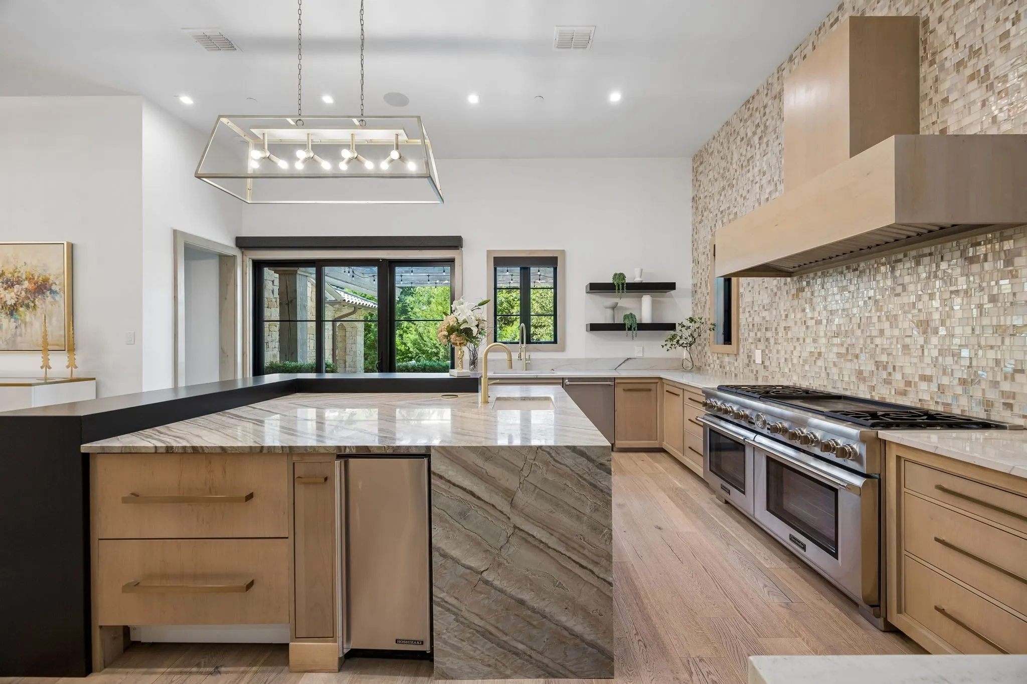 Single Family Residence For Sale in Tarrant County , 2006 Nighthawk Court, Westlake, Texas 76262, 4 Bedroom, 6 Bathroom, 3 Garage spaces, 6,331 Sqft, built in 2019, mls#21297798, Real Estate Agent in Westlake, Homes For Sale in Tarrant county, Homes For Sale in Westlake, Realtor in Westlake Texas, Real Estate Brokerage Independent Realty Texas, Luminita Cordes Realtor