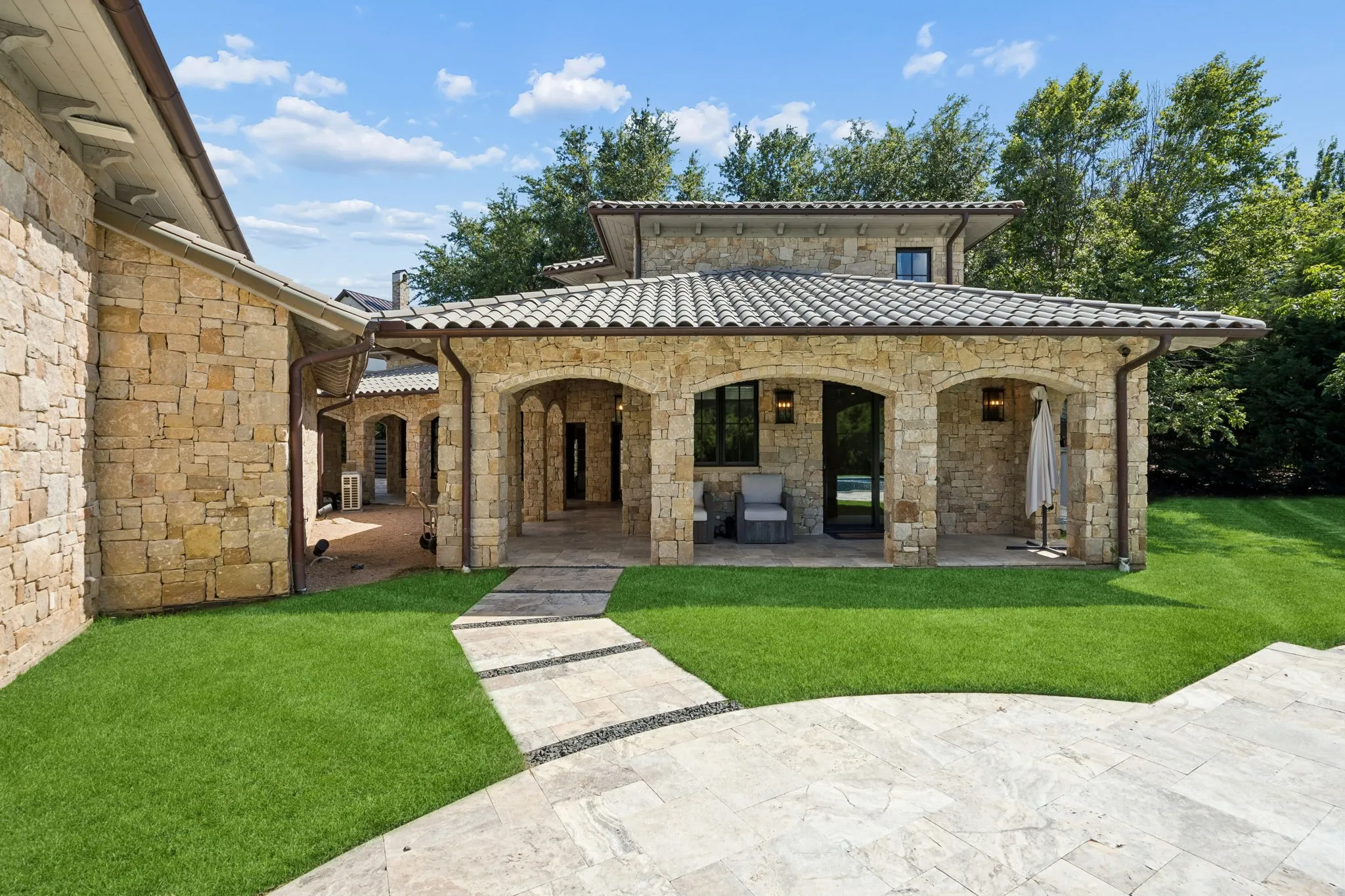 Single Family Residence For Sale in Tarrant County , 2006 Nighthawk Court, Westlake, Texas 76262, 4 Bedroom, 6 Bathroom, 3 Garage spaces, 6,331 Sqft, built in 2019, mls#21297798, Real Estate Agent in Westlake, Homes For Sale in Tarrant county, Homes For Sale in Westlake, Realtor in Westlake Texas, Real Estate Brokerage Independent Realty Texas, Luminita Cordes Realtor