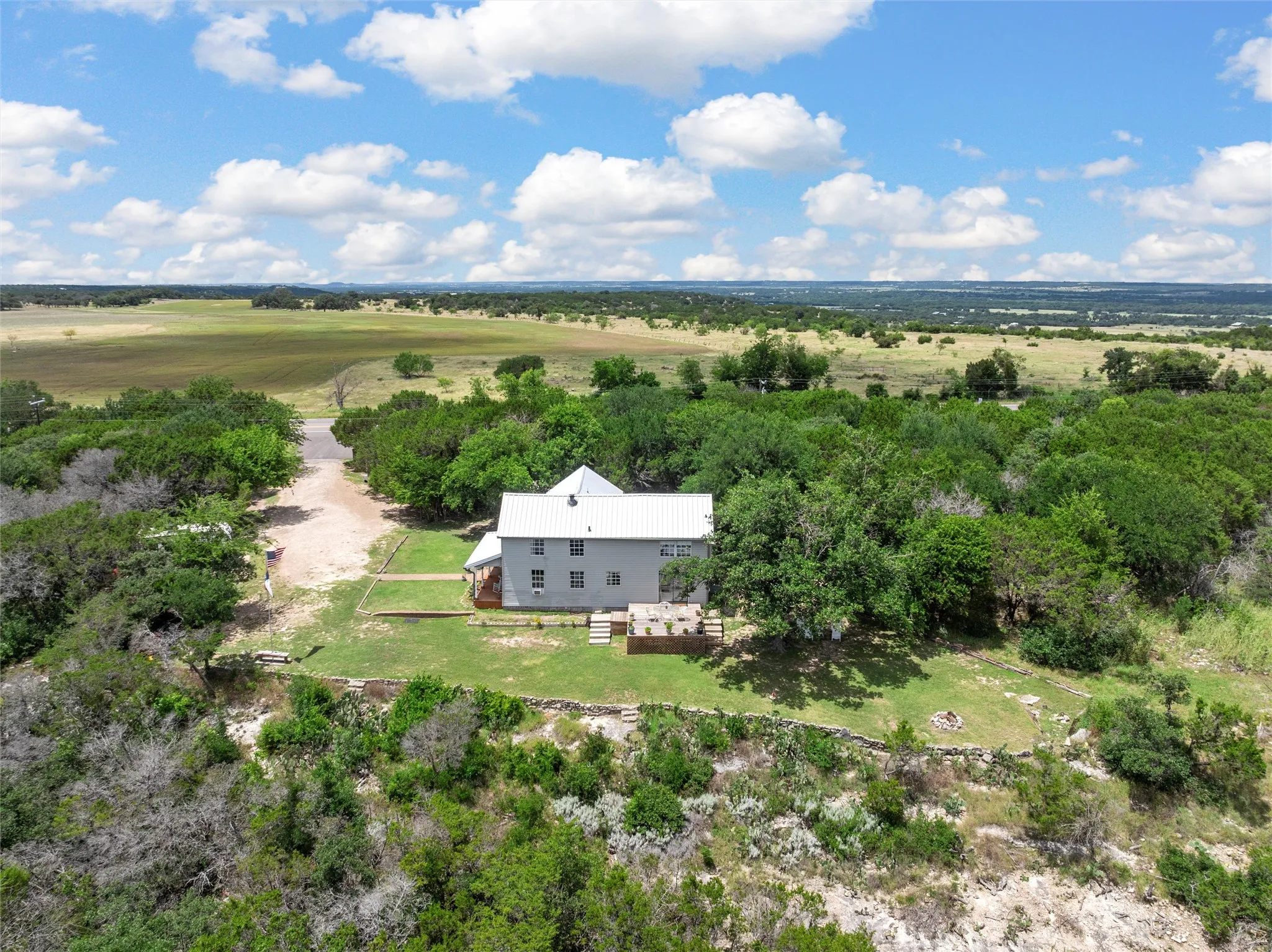Single Family Residence For Sale in Bosque County , 8395 STATE HIGHWAY 22, Meridian, Texas 76665, 4 Bedroom, 2 Bathroom, Garage spaces, 1,856 Sqft, built in 1960, mls#21301021, Real Estate Agent in Meridian, Homes For Sale in Bosque county, Homes For Sale in Meridian, Realtor in Meridian Texas, Real Estate Brokerage Independent Realty Texas, Luminita Cordes Realtor