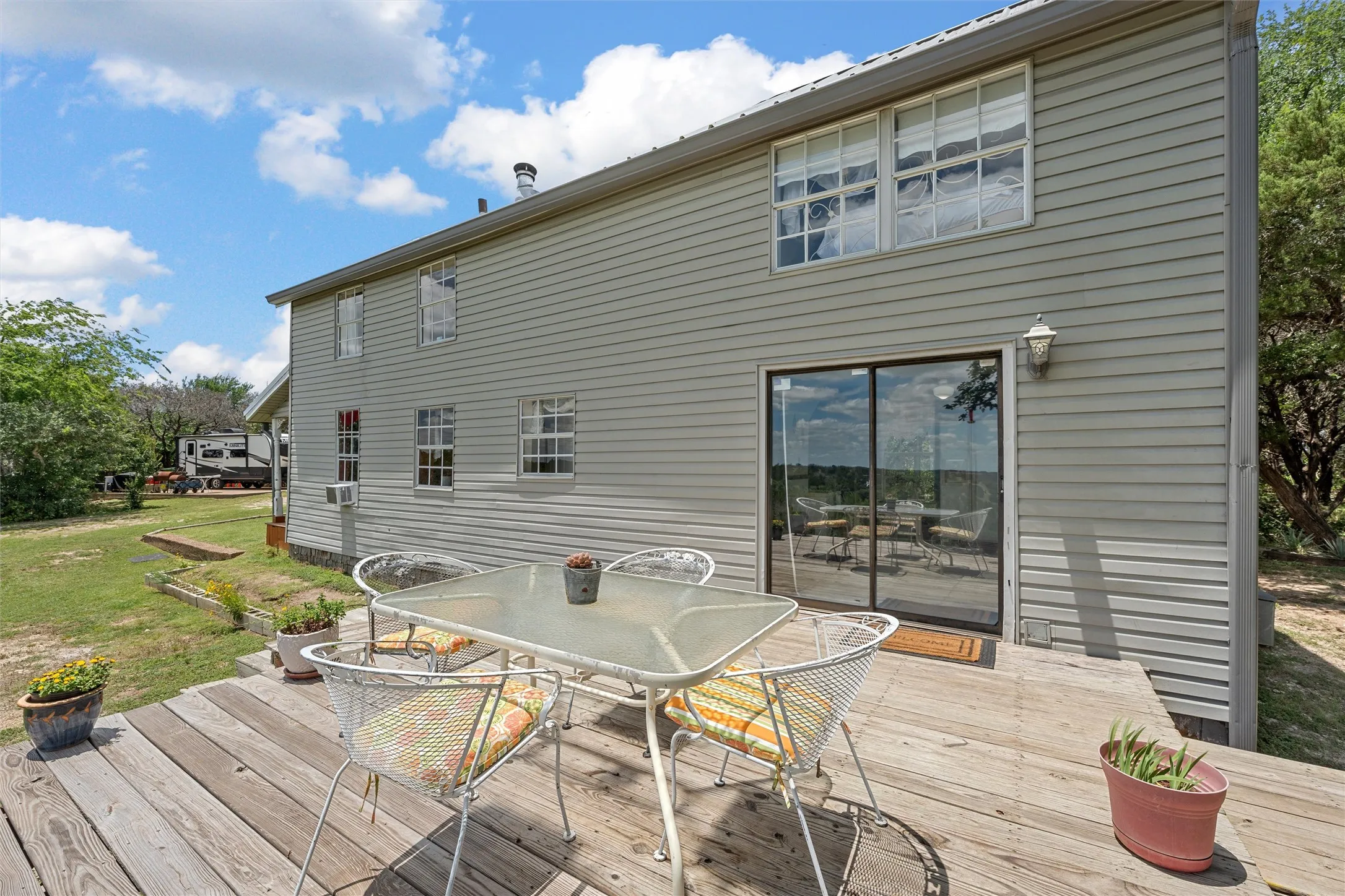 Single Family Residence For Sale in Bosque County , 8395 STATE HIGHWAY 22, Meridian, Texas 76665, 4 Bedroom, 2 Bathroom, Garage spaces, 1,856 Sqft, built in 1960, mls#21301021, Real Estate Agent in Meridian, Homes For Sale in Bosque county, Homes For Sale in Meridian, Realtor in Meridian Texas, Real Estate Brokerage Independent Realty Texas, Luminita Cordes Realtor