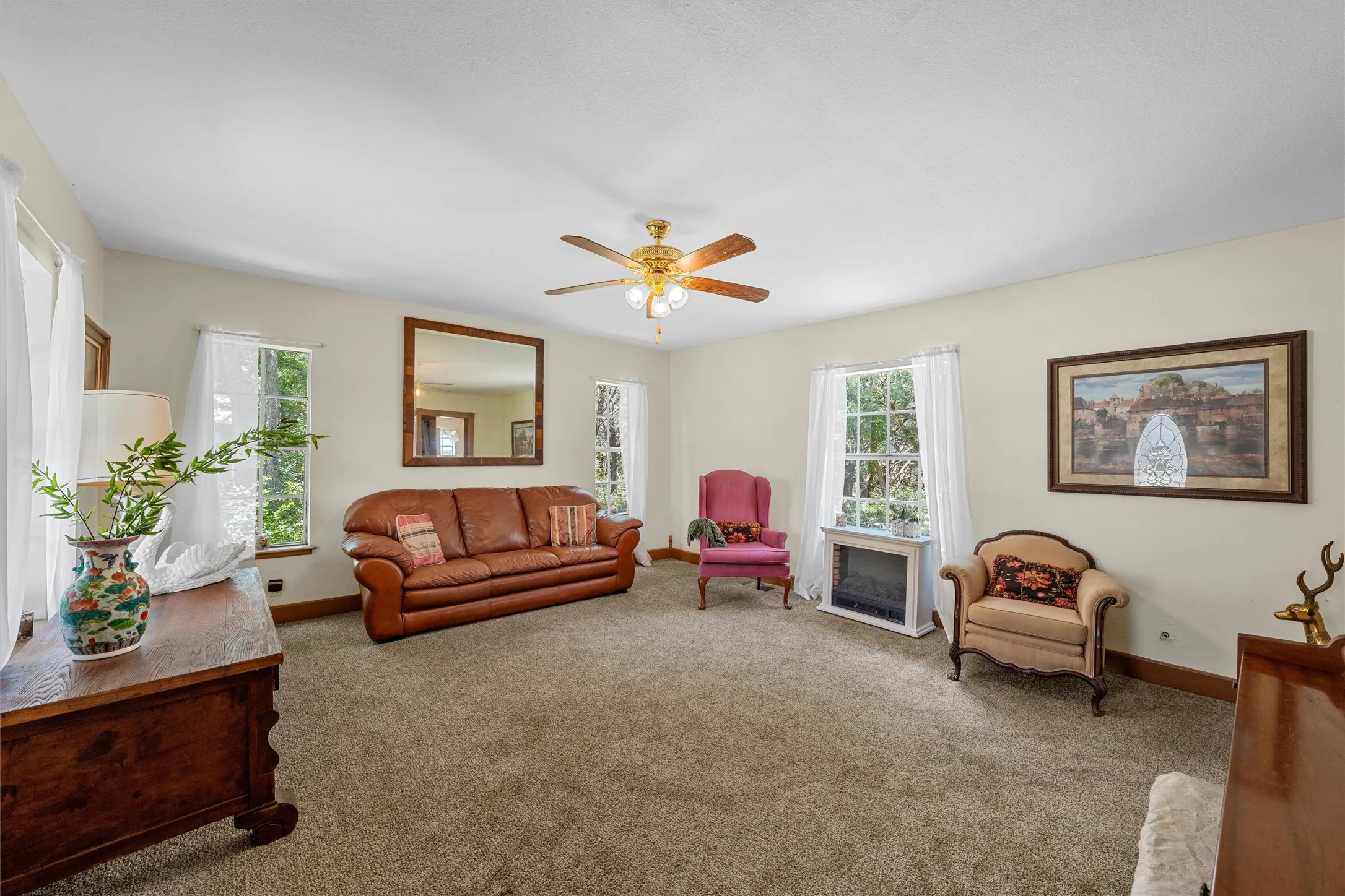 Single Family Residence For Sale in Bosque County , 8395 STATE HIGHWAY 22, Meridian, Texas 76665, 4 Bedroom, 2 Bathroom, Garage spaces, 1,856 Sqft, built in 1960, mls#21301021, Real Estate Agent in Meridian, Homes For Sale in Bosque county, Homes For Sale in Meridian, Realtor in Meridian Texas, Real Estate Brokerage Independent Realty Texas, Luminita Cordes Realtor