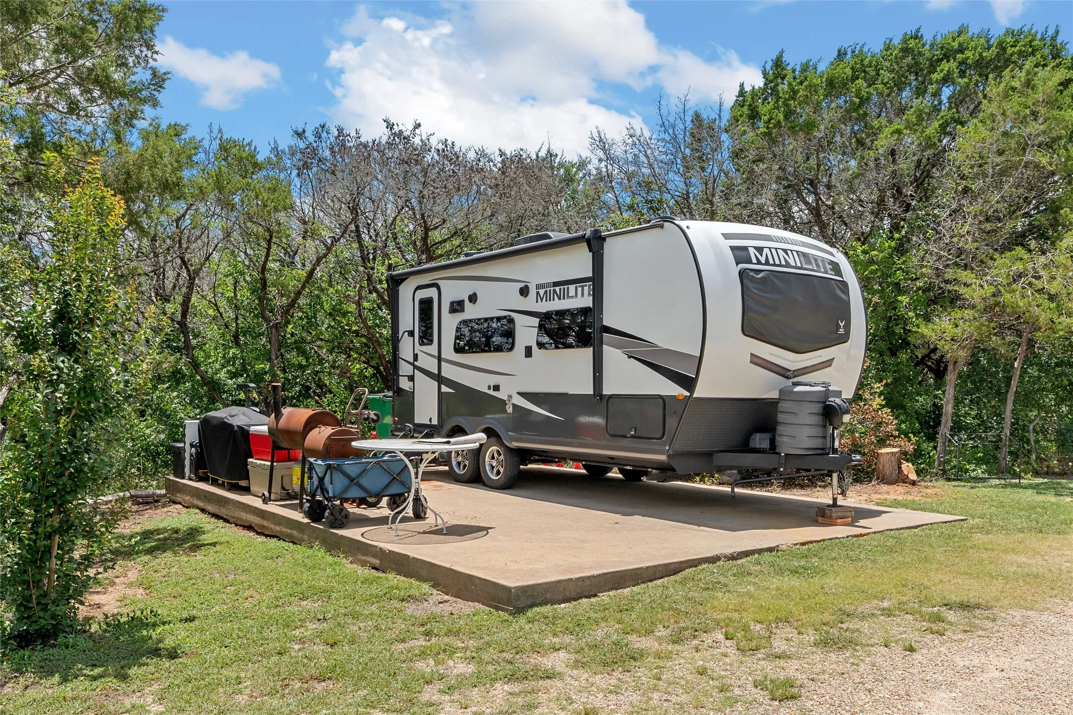 Single Family Residence For Sale in Bosque County , 8395 STATE HIGHWAY 22, Meridian, Texas 76665, 4 Bedroom, 2 Bathroom, Garage spaces, 1,856 Sqft, built in 1960, mls#21301021, Real Estate Agent in Meridian, Homes For Sale in Bosque county, Homes For Sale in Meridian, Realtor in Meridian Texas, Real Estate Brokerage Independent Realty Texas, Luminita Cordes Realtor