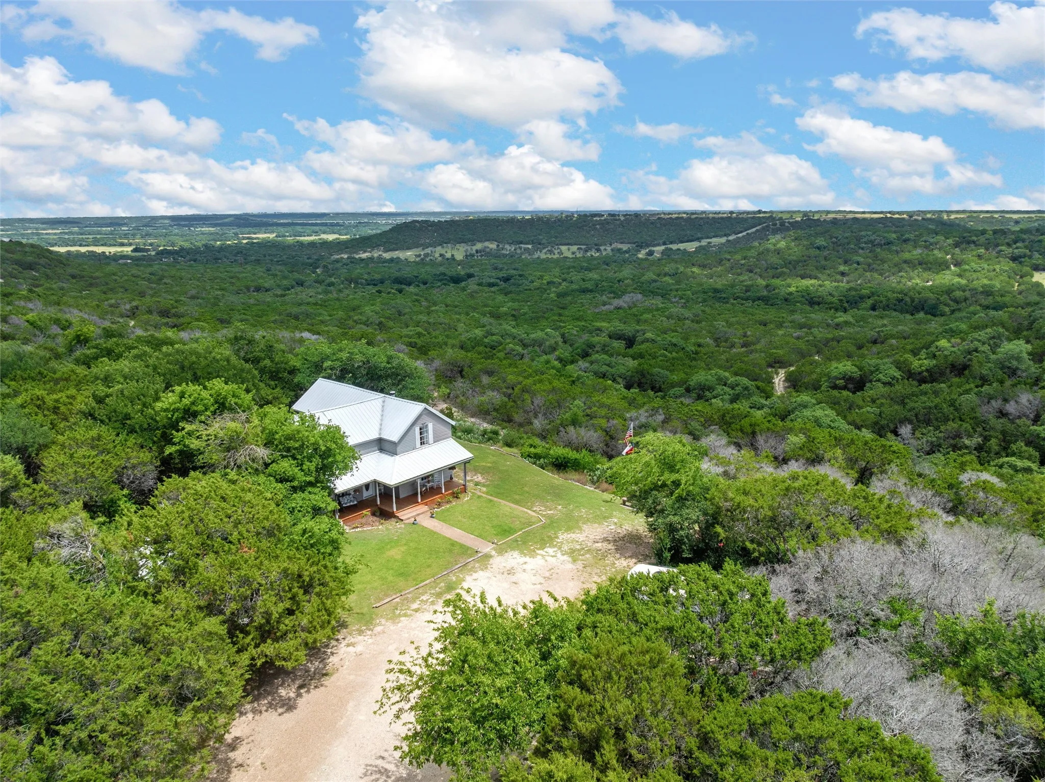 Single Family Residence For Sale in Bosque County , 8395 STATE HIGHWAY 22, Meridian, Texas 76665, 4 Bedroom, 2 Bathroom, Garage spaces, 1,856 Sqft, built in 1960, mls#21301021, Real Estate Agent in Meridian, Homes For Sale in Bosque county, Homes For Sale in Meridian, Realtor in Meridian Texas, Real Estate Brokerage Independent Realty Texas, Luminita Cordes Realtor