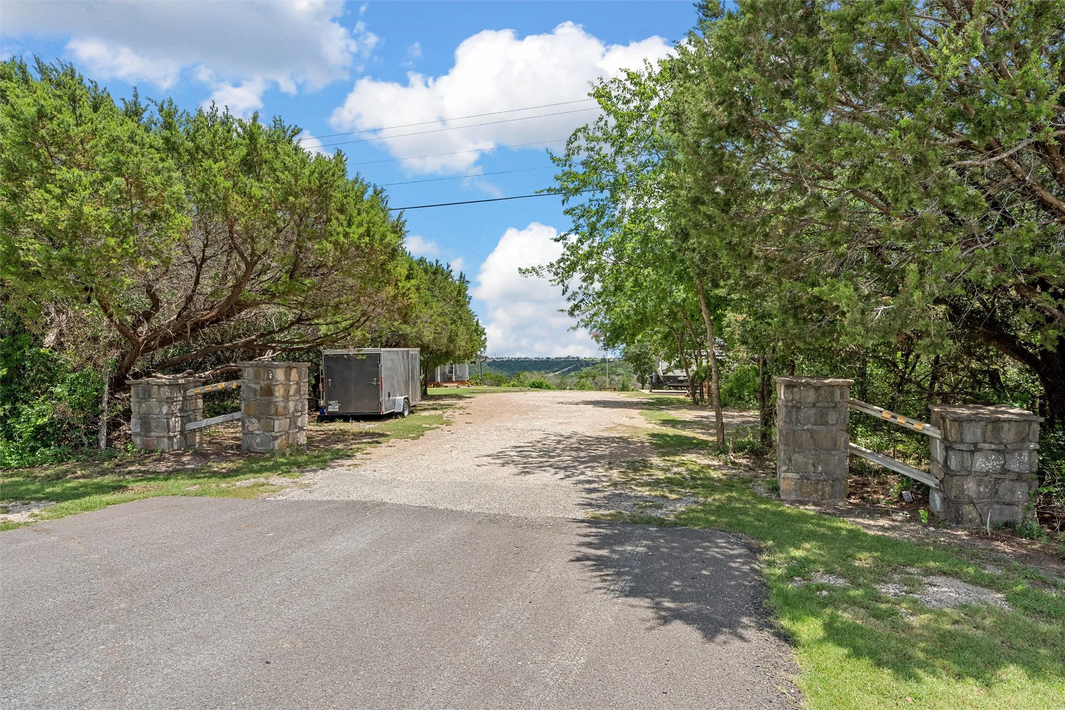 Single Family Residence For Sale in Bosque County , 8395 STATE HIGHWAY 22, Meridian, Texas 76665, 4 Bedroom, 2 Bathroom, Garage spaces, 1,856 Sqft, built in 1960, mls#21301021, Real Estate Agent in Meridian, Homes For Sale in Bosque county, Homes For Sale in Meridian, Realtor in Meridian Texas, Real Estate Brokerage Independent Realty Texas, Luminita Cordes Realtor