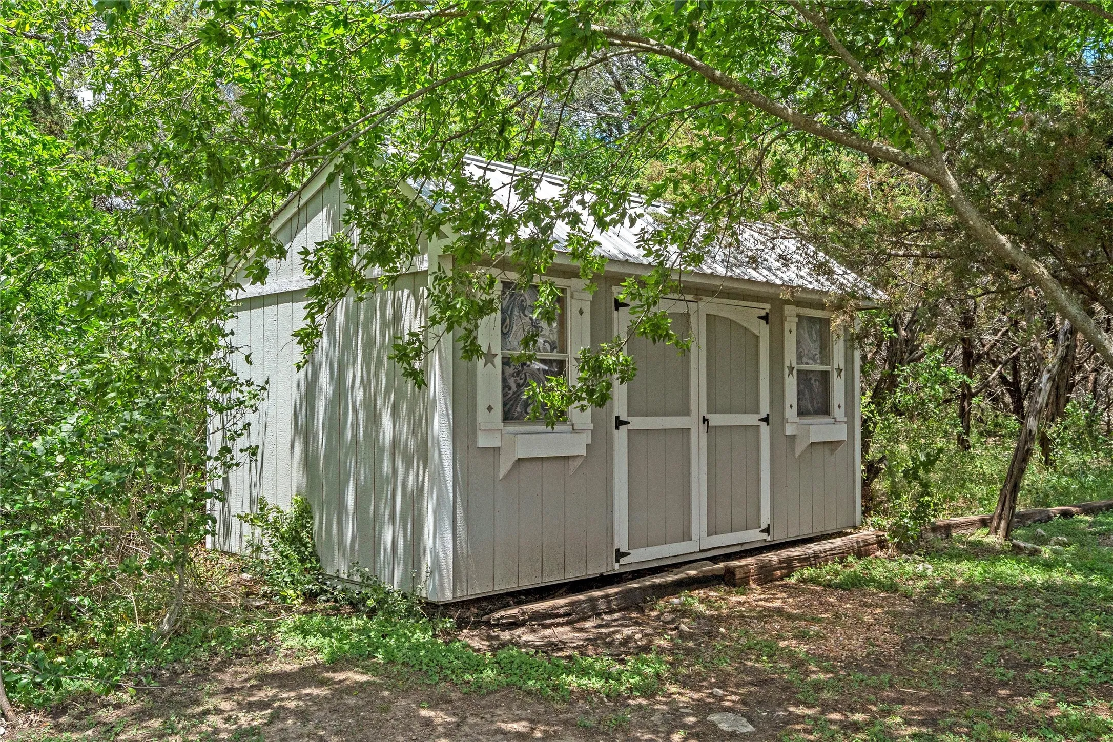 Single Family Residence For Sale in Bosque County , 8395 STATE HIGHWAY 22, Meridian, Texas 76665, 4 Bedroom, 2 Bathroom, Garage spaces, 1,856 Sqft, built in 1960, mls#21301021, Real Estate Agent in Meridian, Homes For Sale in Bosque county, Homes For Sale in Meridian, Realtor in Meridian Texas, Real Estate Brokerage Independent Realty Texas, Luminita Cordes Realtor
