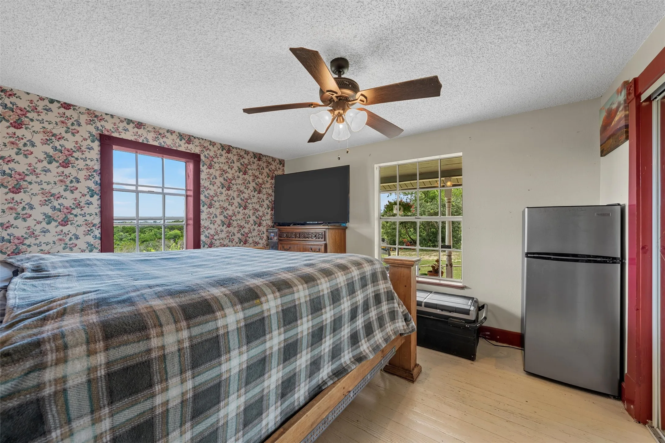 Single Family Residence For Sale in Bosque County , 8395 STATE HIGHWAY 22, Meridian, Texas 76665, 4 Bedroom, 2 Bathroom, Garage spaces, 1,856 Sqft, built in 1960, mls#21301021, Real Estate Agent in Meridian, Homes For Sale in Bosque county, Homes For Sale in Meridian, Realtor in Meridian Texas, Real Estate Brokerage Independent Realty Texas, Luminita Cordes Realtor