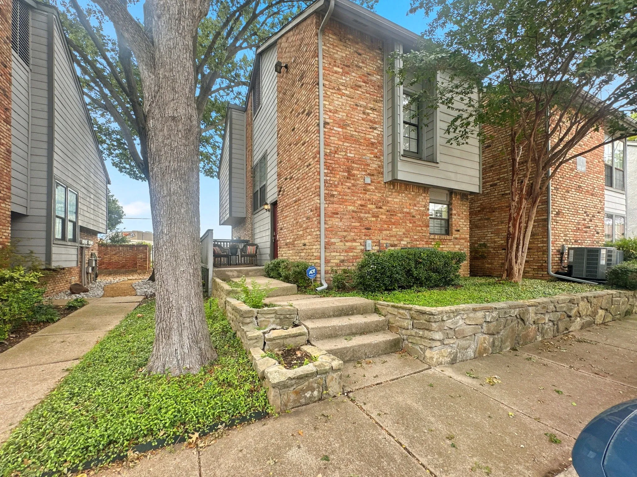 Condominium For Rent in Dallas County , 15151 Berry Trail 601, Dallas, Texas 75248, 2 Bedroom, 2 Bathroom, Garage spaces, 1,135 Sqft, built in 1980, Price $1,950, mls#21301069, Real Estate Agent in Dallas, Homes For Rent in Dallas county, Homes For Rent in Dallas, Realtor in Dallas Texas, Real Estate Brokerage Independent Realty Texas, Luminita Cordes Realtor