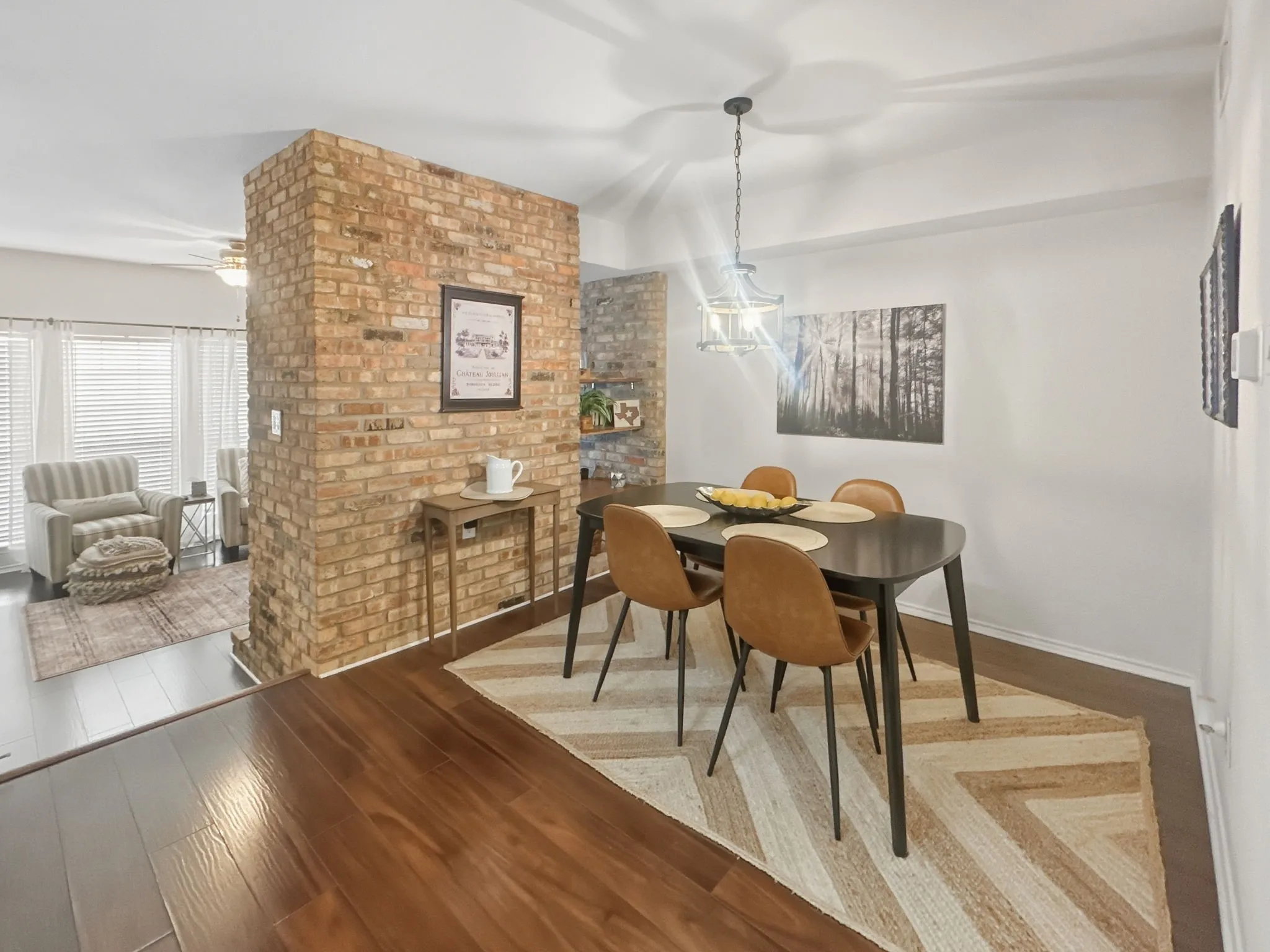 Condominium For Rent in Dallas County , 15151 Berry Trail 601, Dallas, Texas 75248, 2 Bedroom, 2 Bathroom, Garage spaces, 1,135 Sqft, built in 1980, Price $1,950, mls#21301069, Real Estate Agent in Dallas, Homes For Rent in Dallas county, Homes For Rent in Dallas, Realtor in Dallas Texas, Real Estate Brokerage Independent Realty Texas, Luminita Cordes Realtor