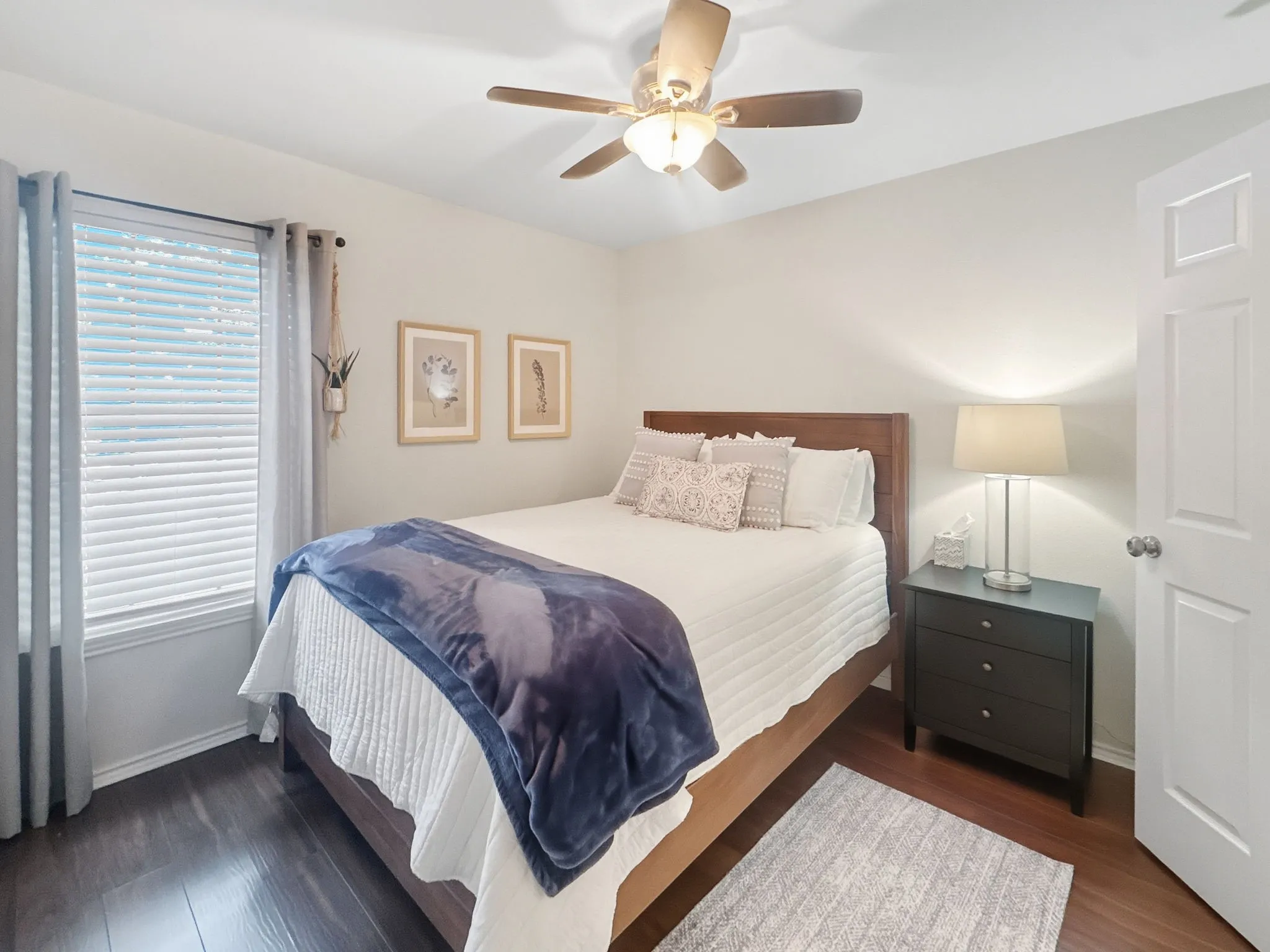 Condominium For Rent in Dallas County , 15151 Berry Trail 601, Dallas, Texas 75248, 2 Bedroom, 2 Bathroom, Garage spaces, 1,135 Sqft, built in 1980, Price $1,950, mls#21301069, Real Estate Agent in Dallas, Homes For Rent in Dallas county, Homes For Rent in Dallas, Realtor in Dallas Texas, Real Estate Brokerage Independent Realty Texas, Luminita Cordes Realtor