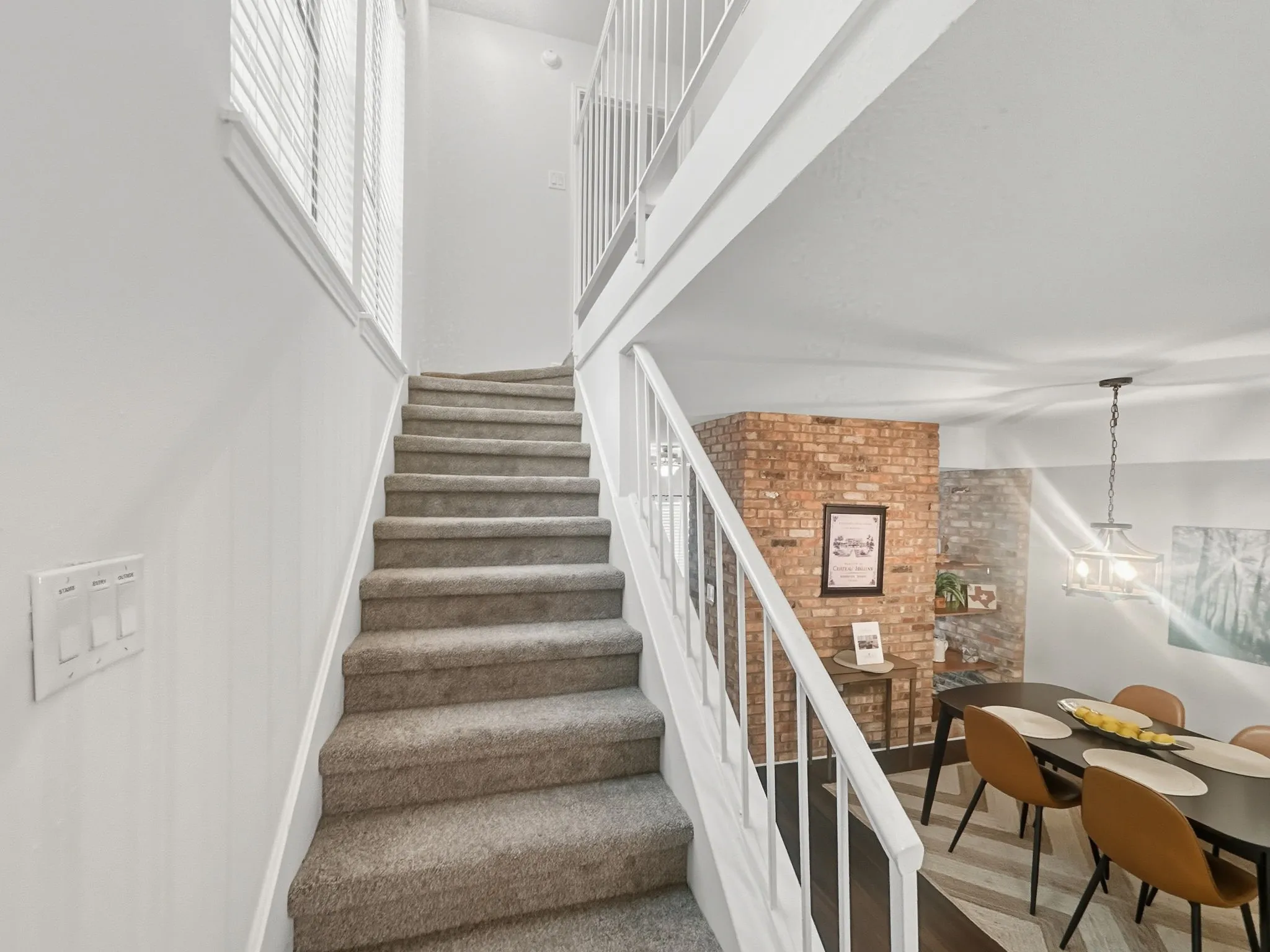 Condominium For Rent in Dallas County , 15151 Berry Trail 601, Dallas, Texas 75248, 2 Bedroom, 2 Bathroom, Garage spaces, 1,135 Sqft, built in 1980, Price $1,950, mls#21301069, Real Estate Agent in Dallas, Homes For Rent in Dallas county, Homes For Rent in Dallas, Realtor in Dallas Texas, Real Estate Brokerage Independent Realty Texas, Luminita Cordes Realtor