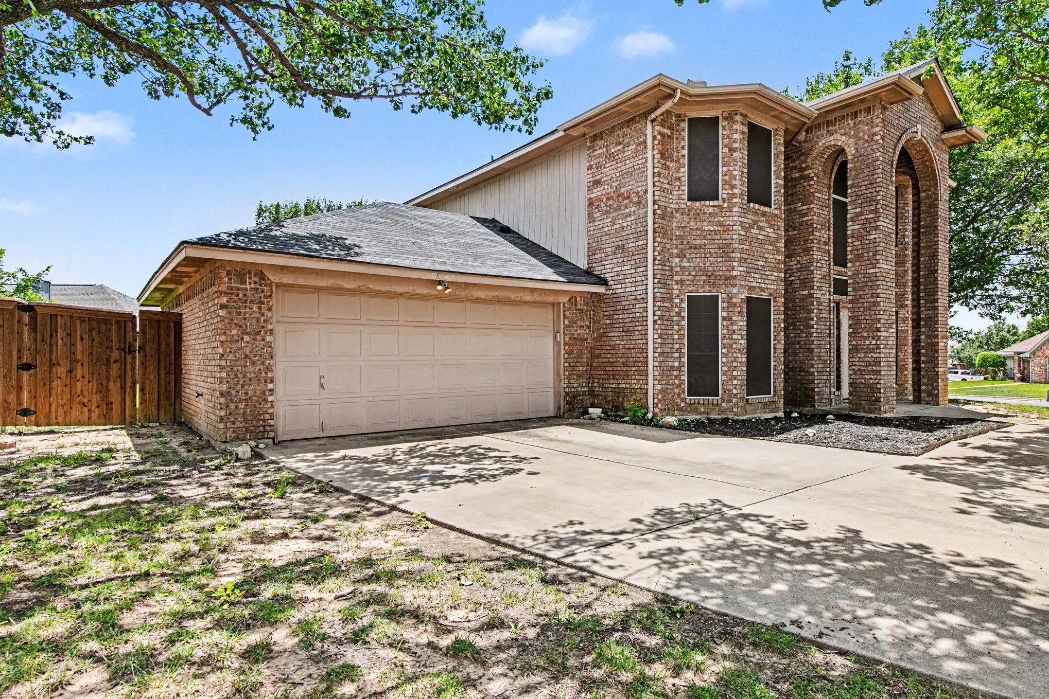Single Family Residence For Sale in Tarrant County , 7654 Moss Court, North Richland Hills, Texas 76182, 4 Bedroom, 3 Bathroom, 2 Garage spaces, 2,333 Sqft, built in 1990, mls#21300528, Real Estate Agent in North Richland Hills, Homes For Sale in Tarrant county, Homes For Sale in North Richland Hills, Realtor in North Richland Hills Texas, Real Estate Brokerage Independent Realty Texas, Luminita Cordes Realtor